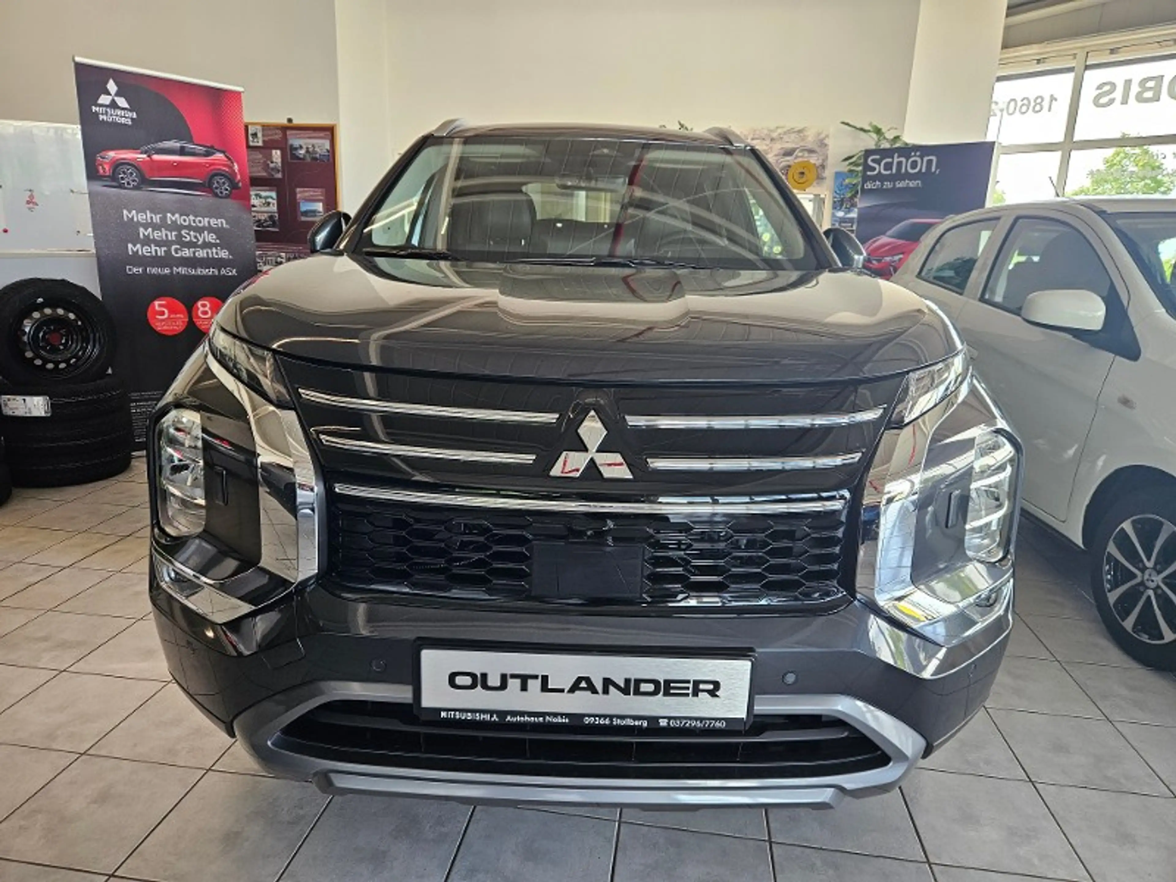 Mitsubishi Outlander 2.4L PHEV Select — photo 2