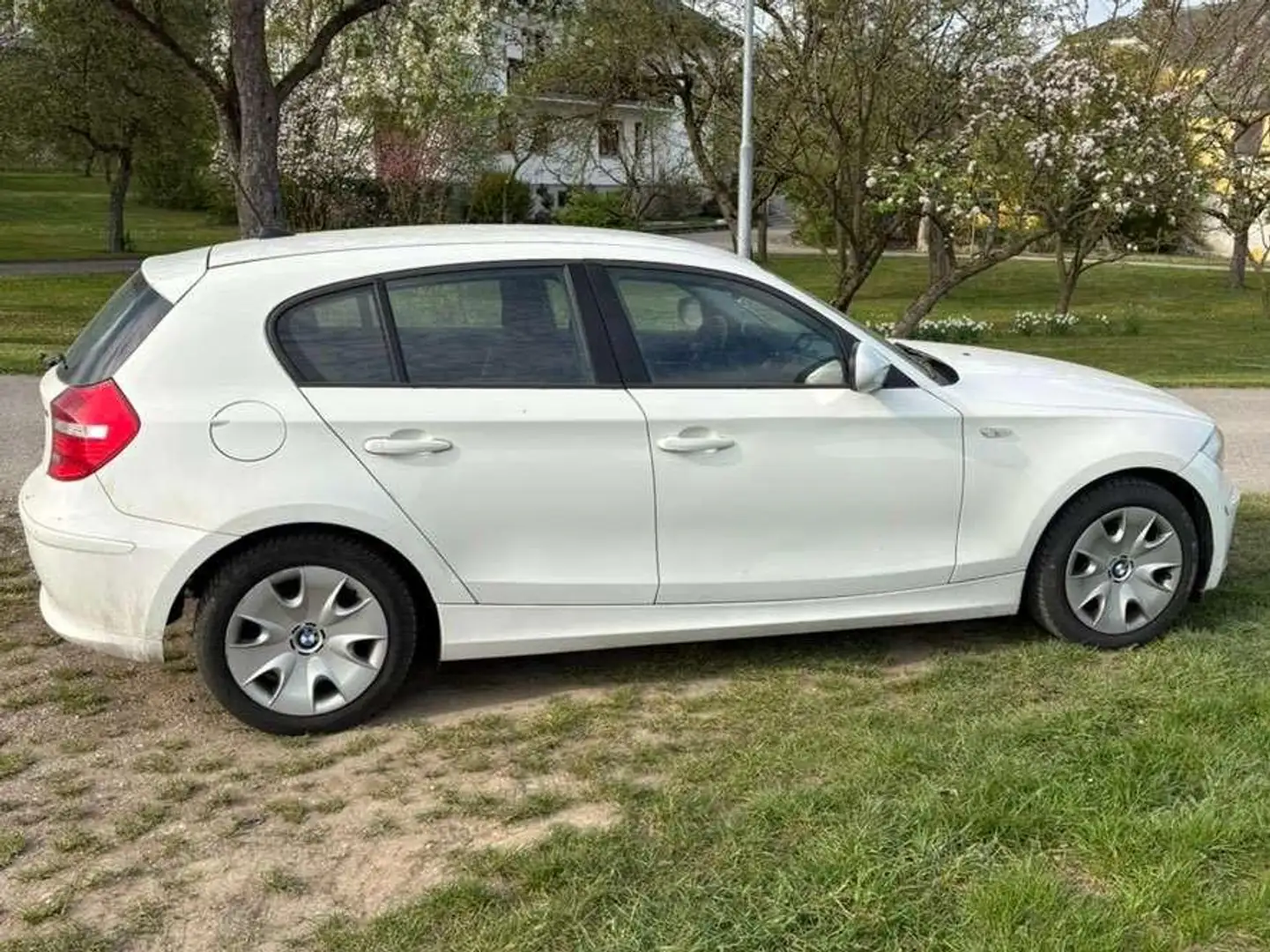 BMW 118 118i Advantage Advantage Weiß - 2