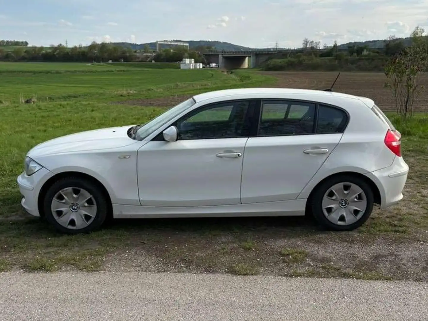 BMW 118 118i Advantage Advantage Weiß - 1