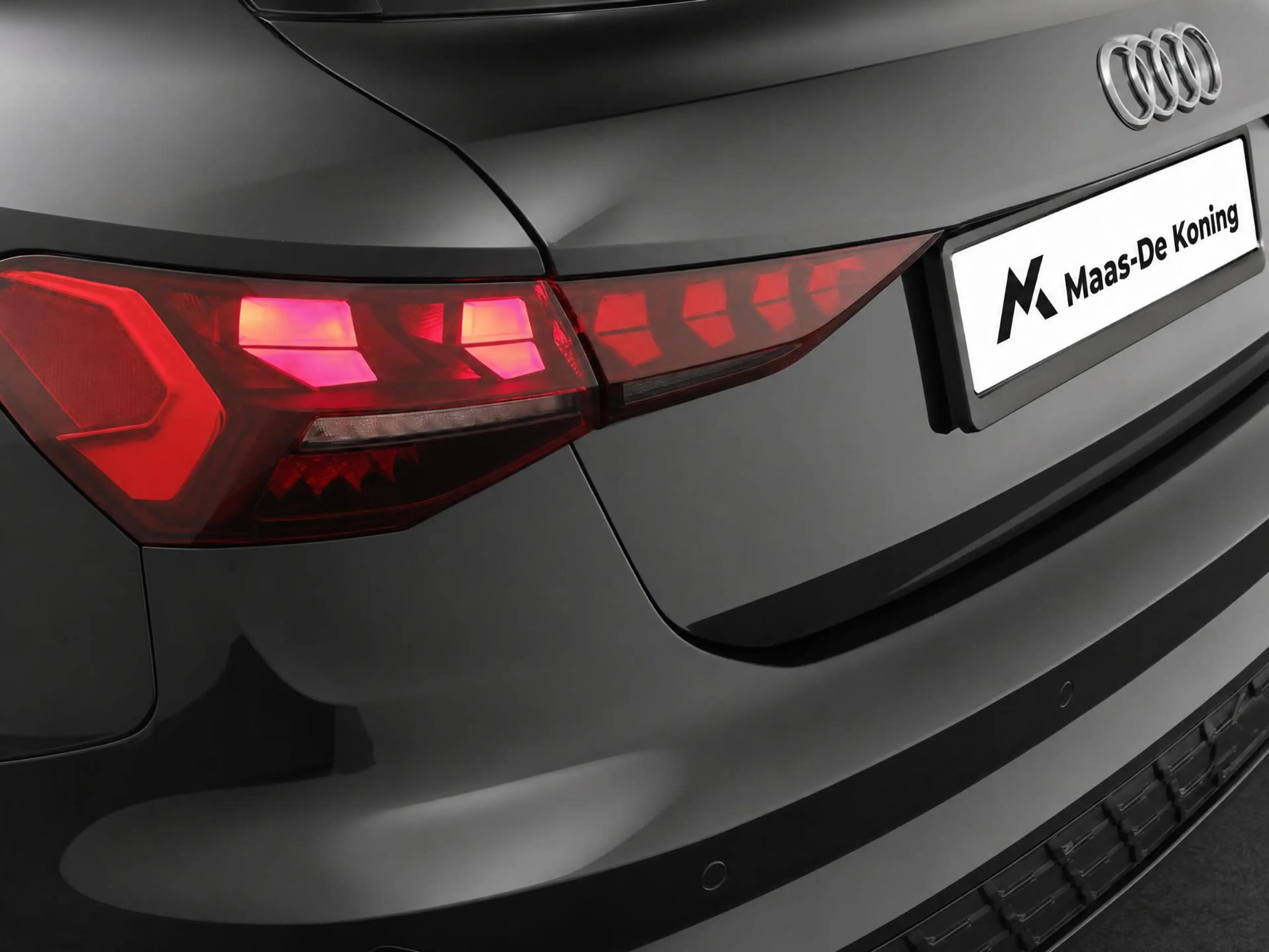 Audi A3 Sportback 45 TFSI e S edition Competition Panorama — photo 13