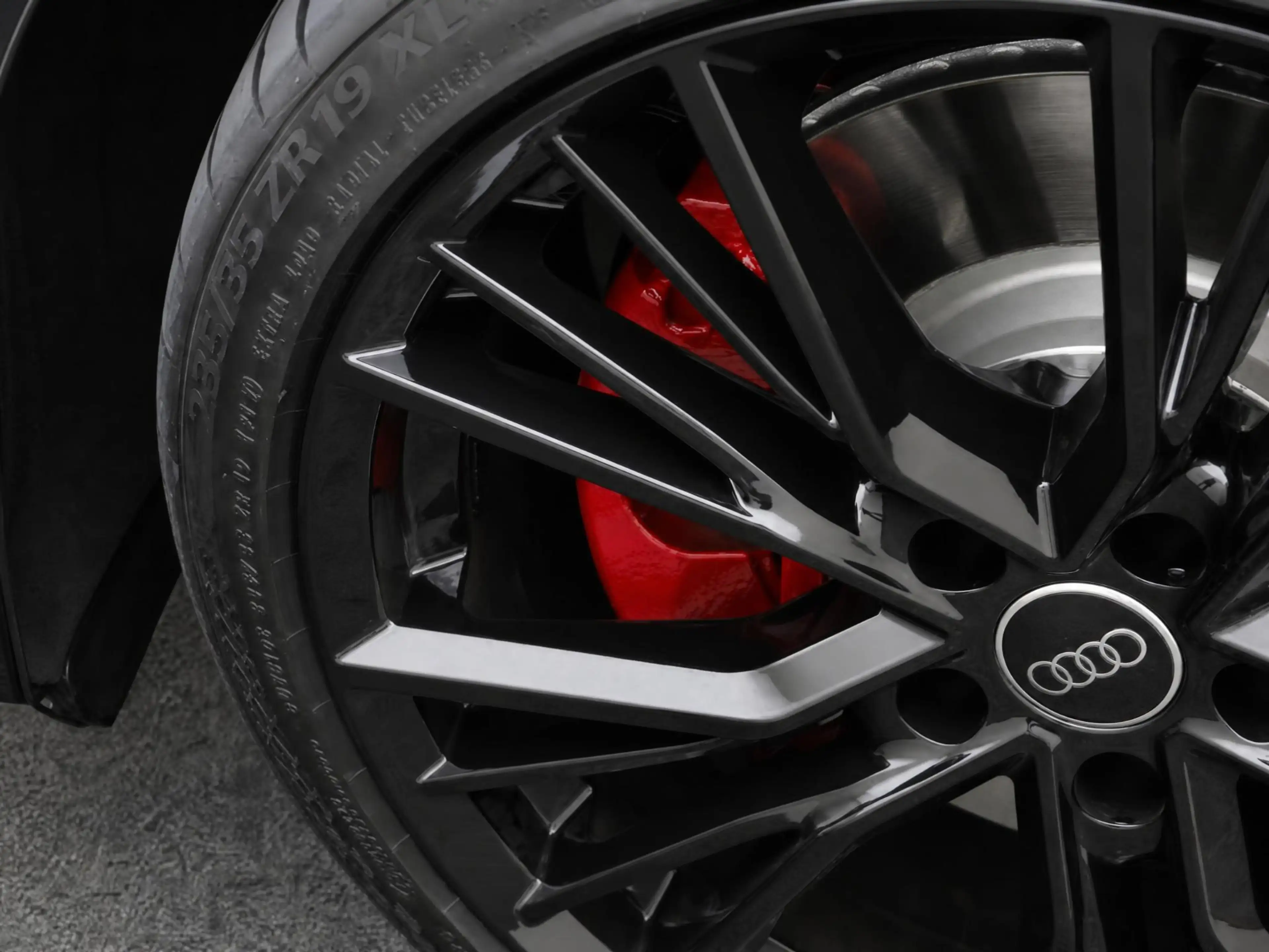 Audi A3 Sportback 45 TFSI e S edition Competition Panorama — photo 10