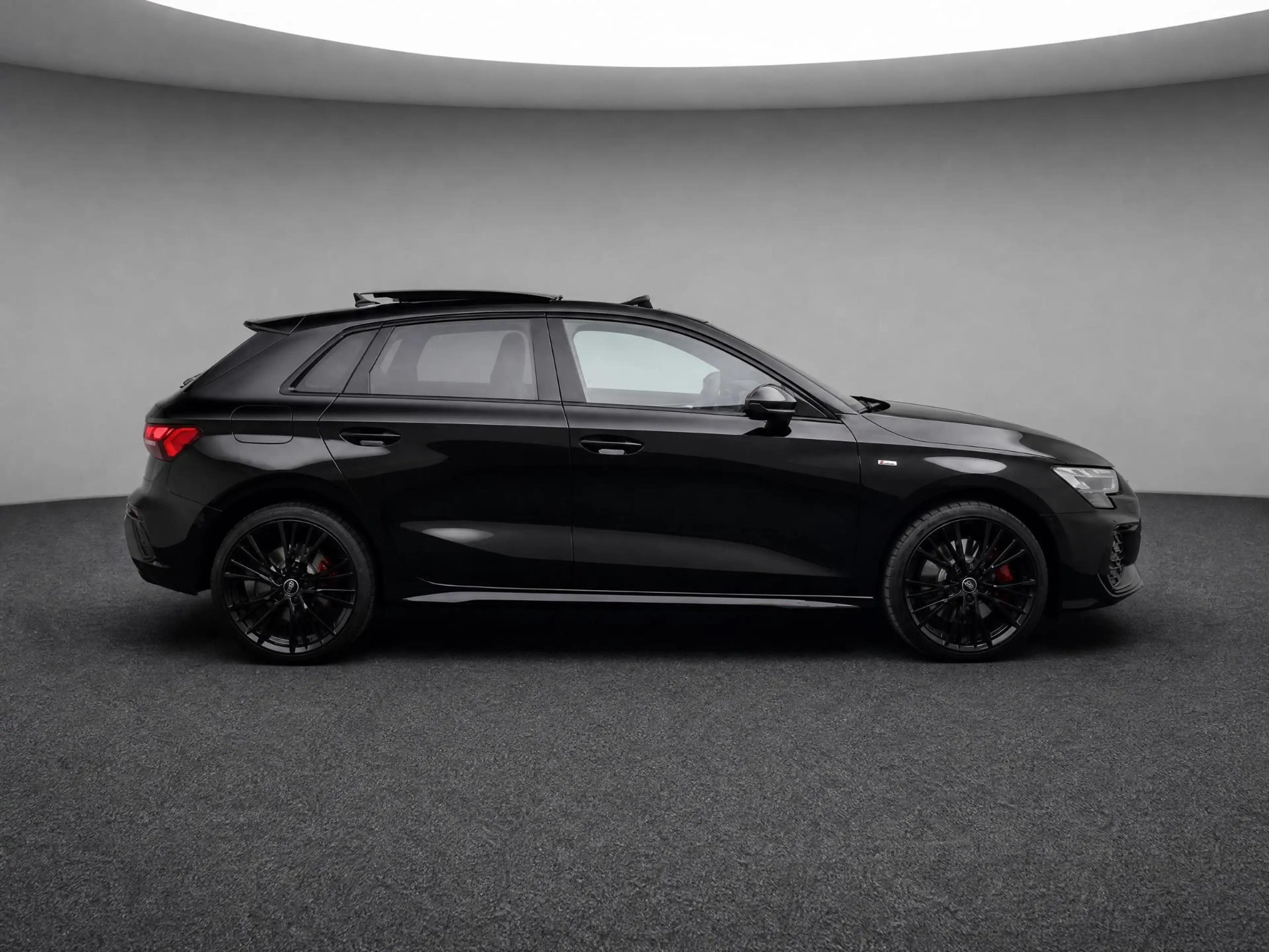 Audi A3 Sportback 45 TFSI e S edition Competition Panorama — photo 3