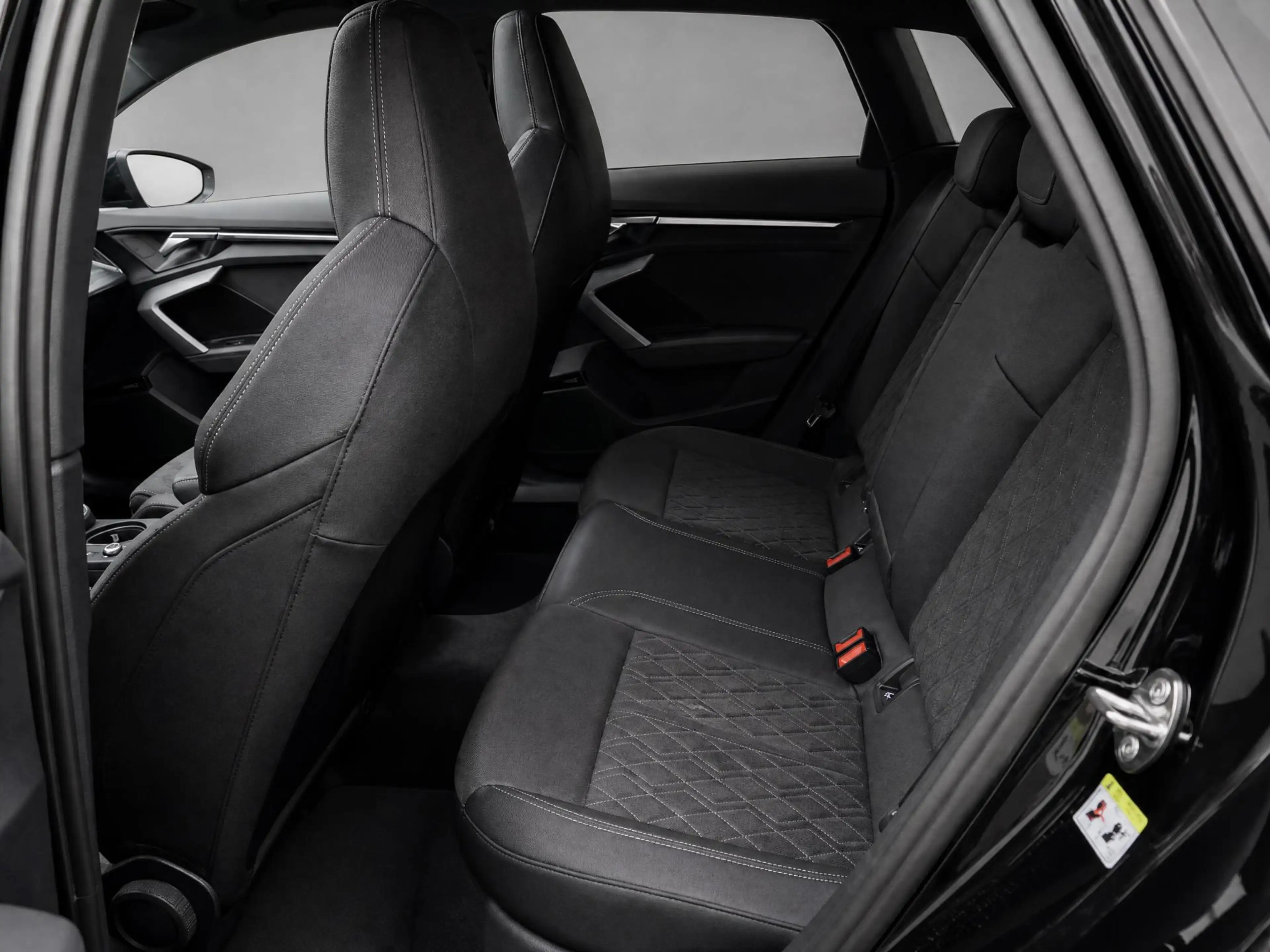 Audi A3 Sportback 45 TFSI e S edition Competition Panorama — photo 15