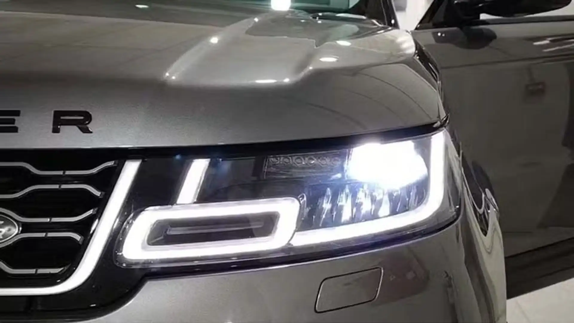 Land Rover Range Rover Sport - 1