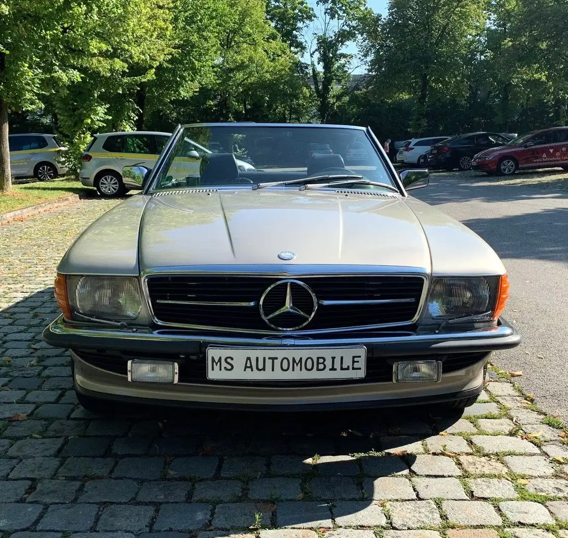 Mercedes-Benz SL 300 r107 Béžová - 2