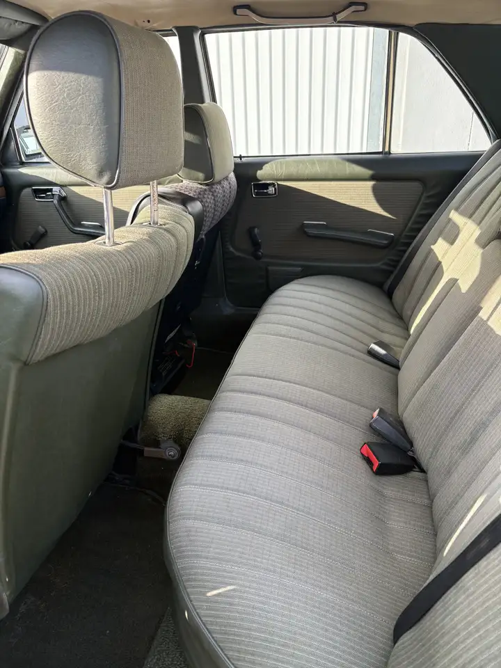 Mercedes-Benz E 200, foto 12