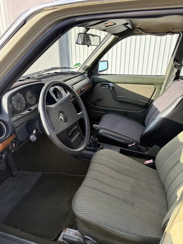 Mercedes-Benz E 200, foto 9