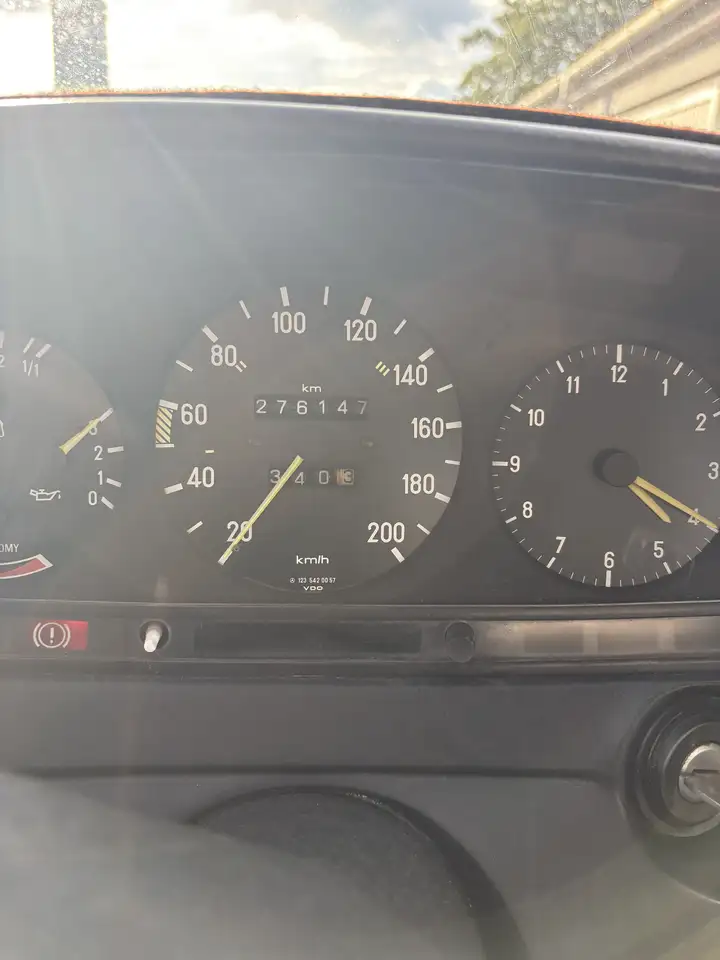 Mercedes-Benz E 200, foto 10