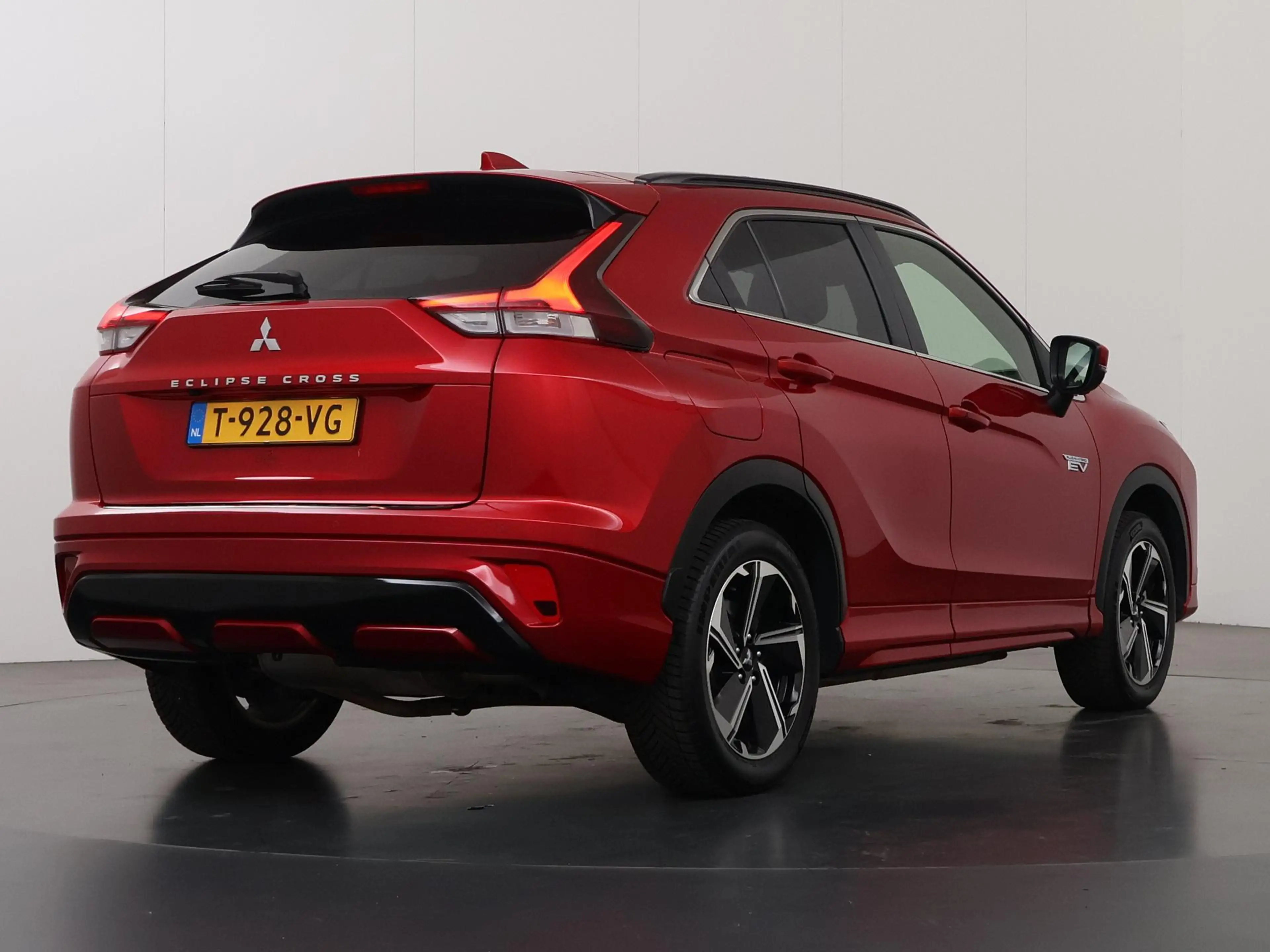Mitsubishi Eclipse Cross 2.4 PHEV Instyle | Apple CarPlay/Android Auto | Pr — photo 2