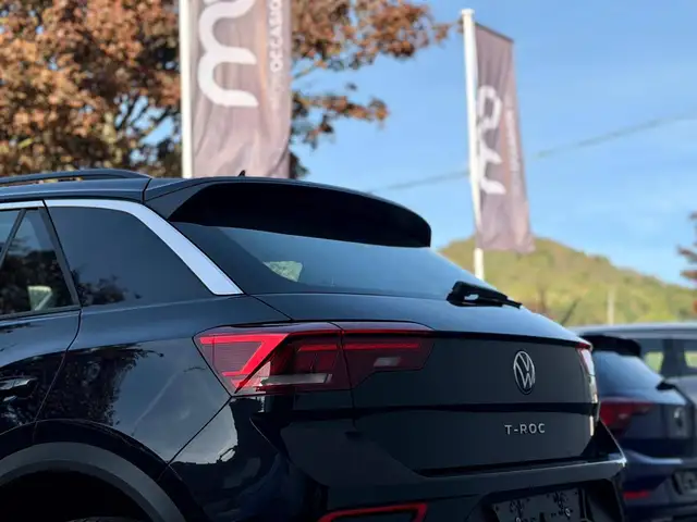 Volkswagen T-Roc view 19