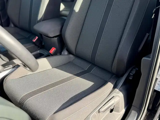 Volkswagen T-Roc view 7