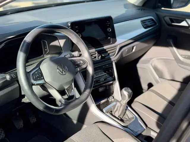 Volkswagen T-Roc view 6