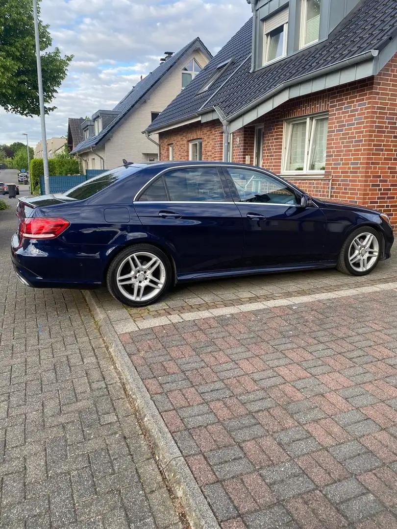 Mercedes-Benz E 250 BlueTEC Elegance Modrá - 2