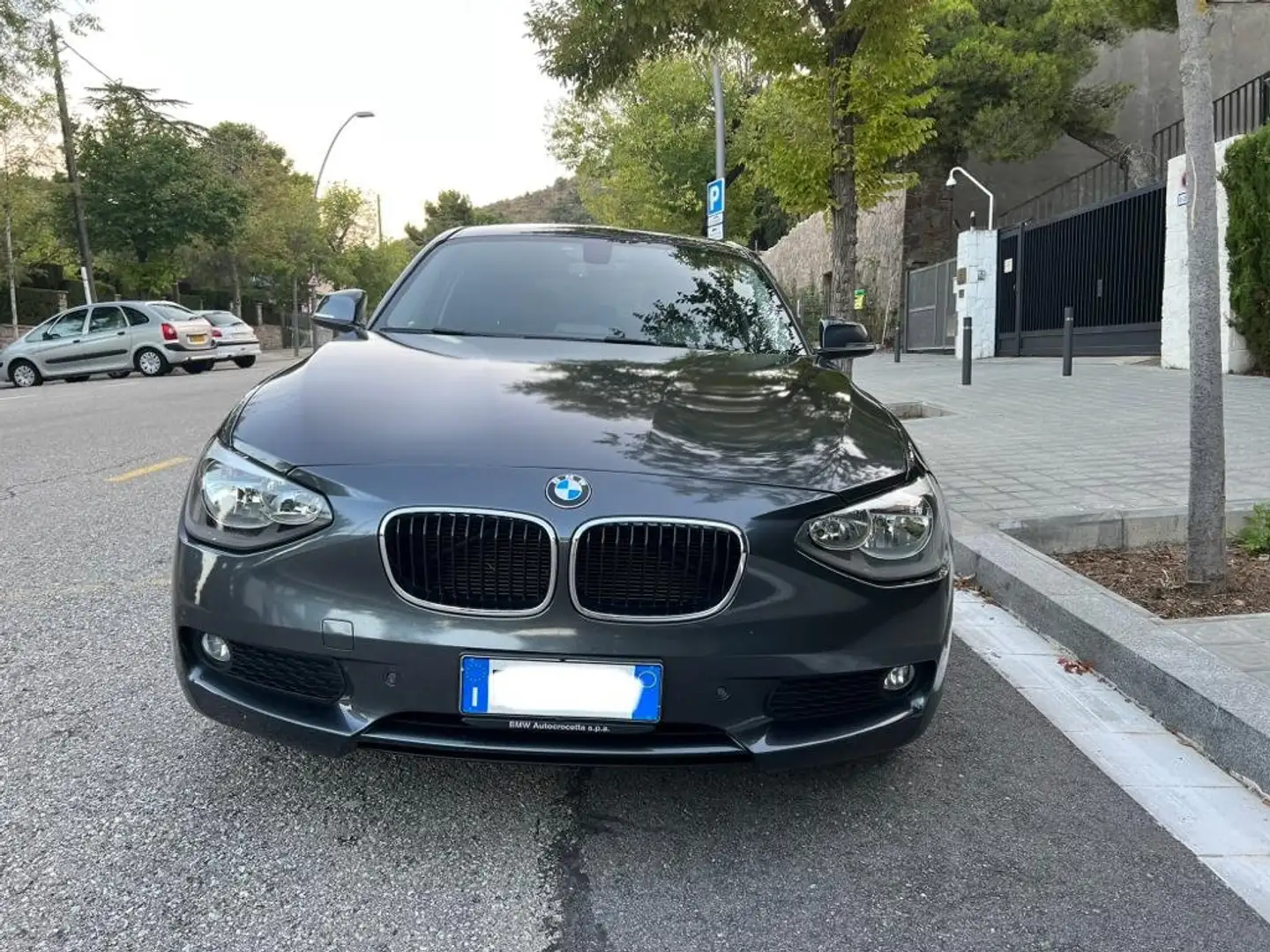 BMW 116 Serie 1 (F20)- Diesel - 5 porte Grigio - 2