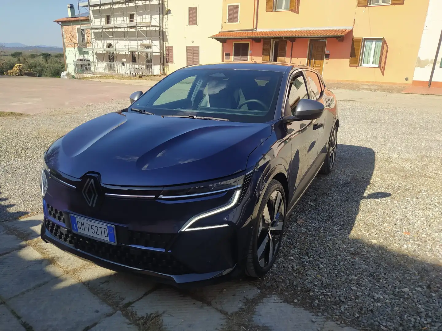 Renault Megane E-Tech - 1