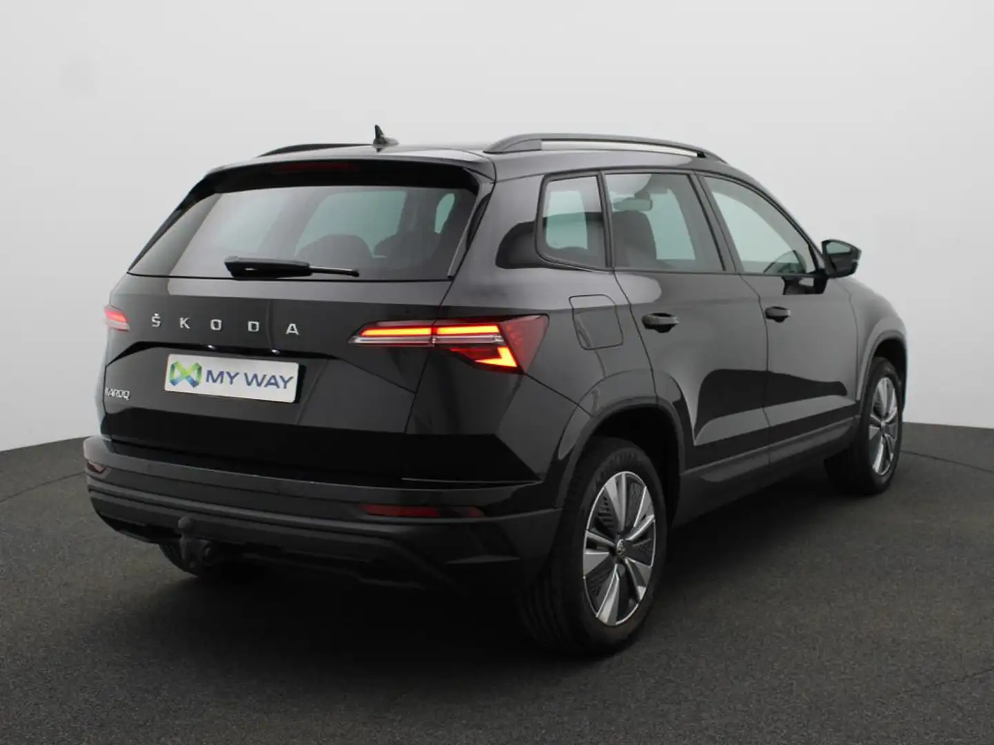 Skoda Karoq AMBITION 1.5 TSI 150 PK DSG-7 / ACC / Camera / Apple Carplay Noir - 2