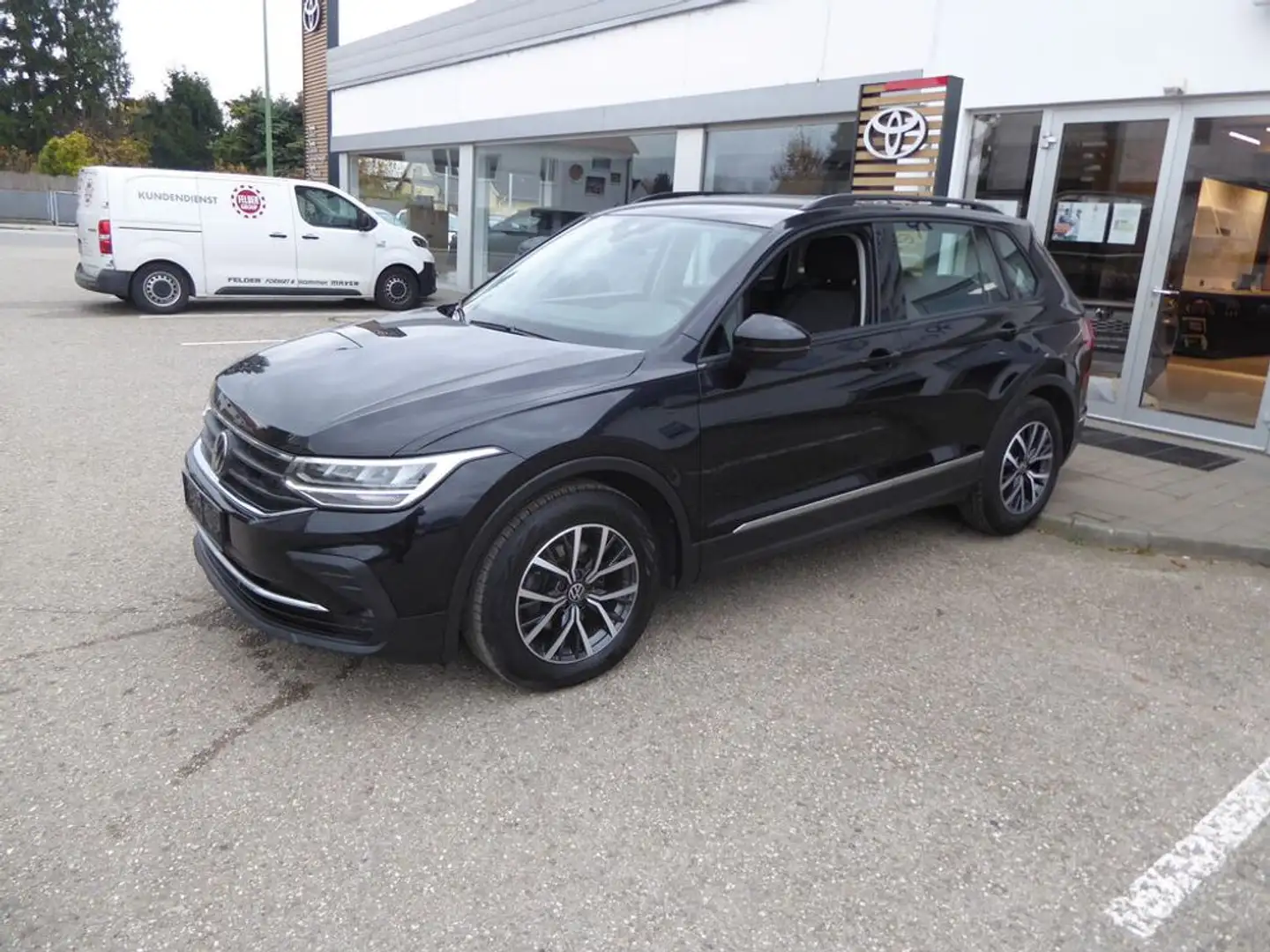 Volkswagen Tiguan 2,0 TDI DSG *LED*ACC*SHZ* Schwarz - 2
