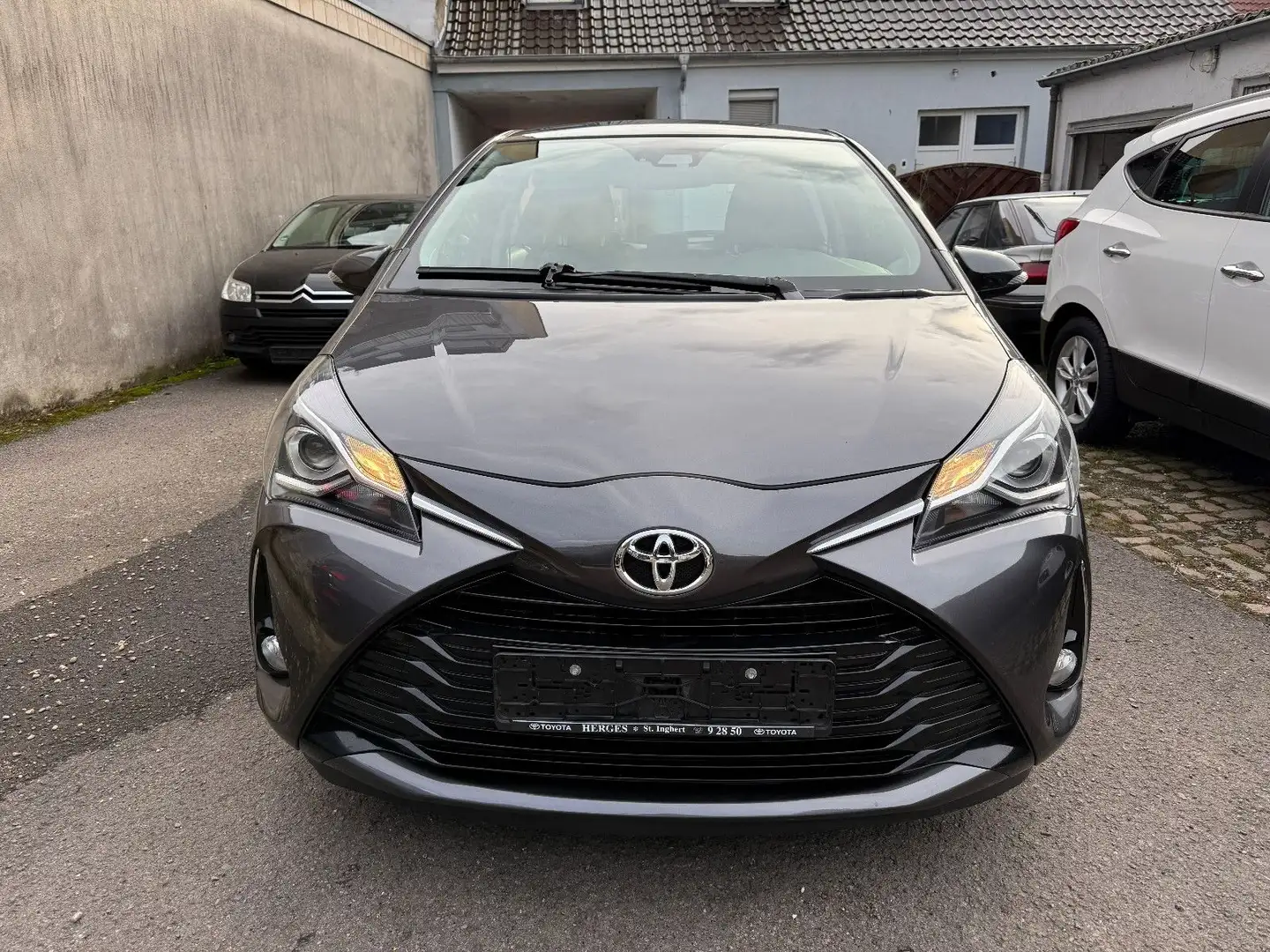 Toyota Yaris 1.5 Team D *Kamera/Klima/Bluetooth* Grau - 2