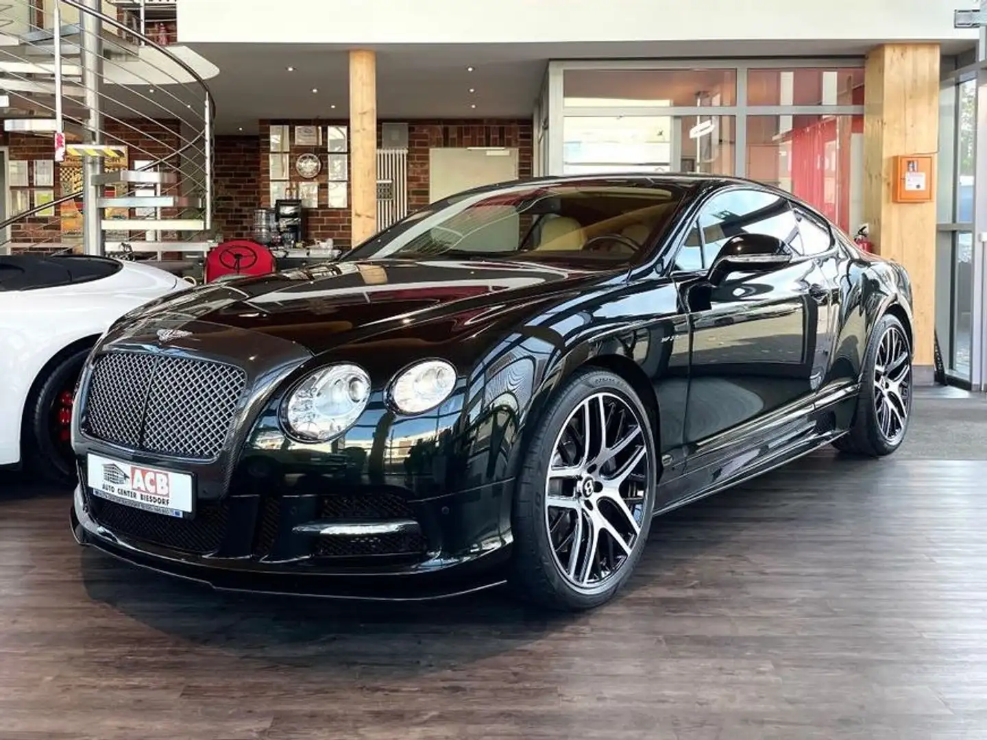 Bentley Continental GT 4WD Mansory Carbon Naim Mulliner Vert - 2