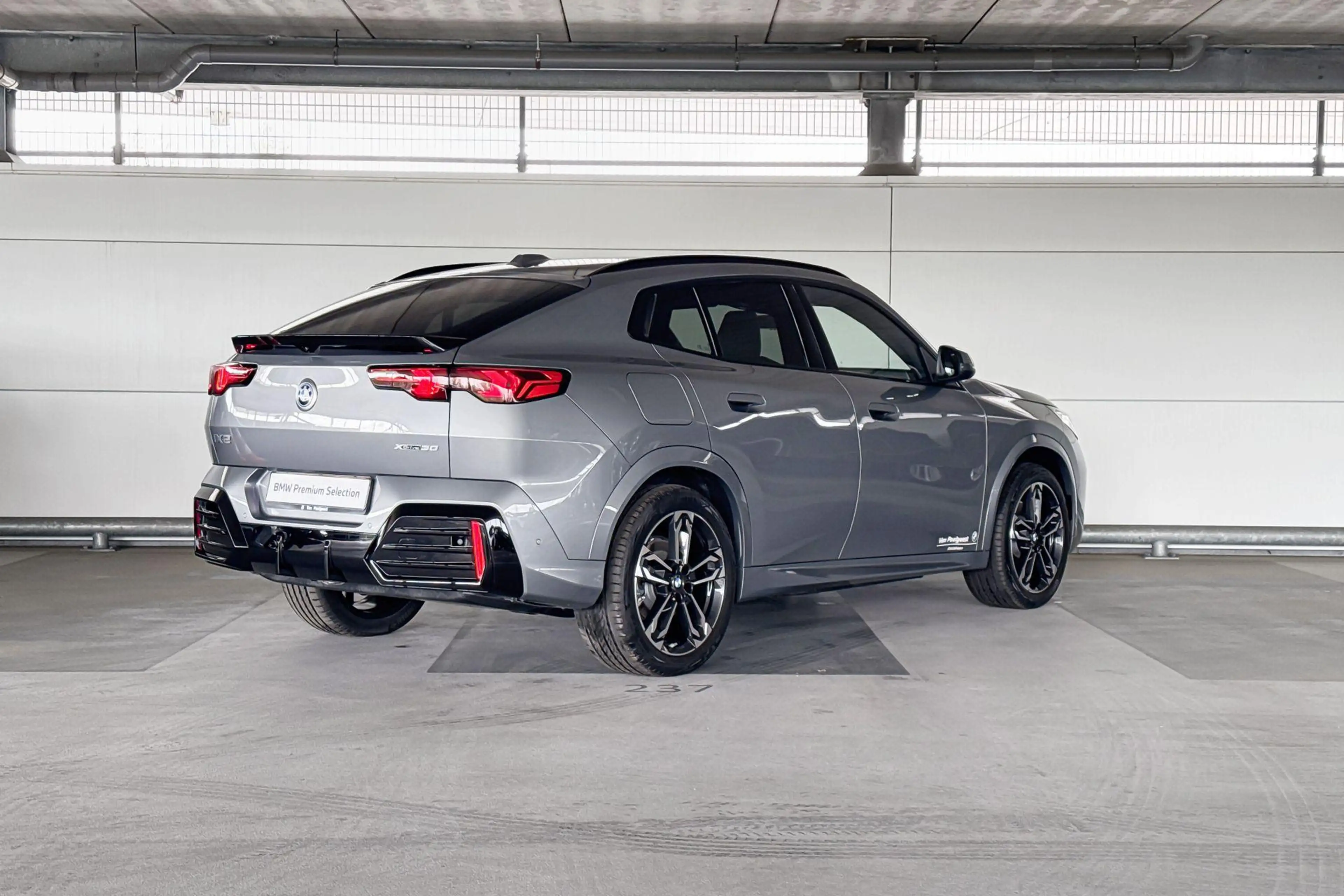 BMW iX2 xDrive30 67 kWh M Sport Edition | M Sportpakket | — photo 7