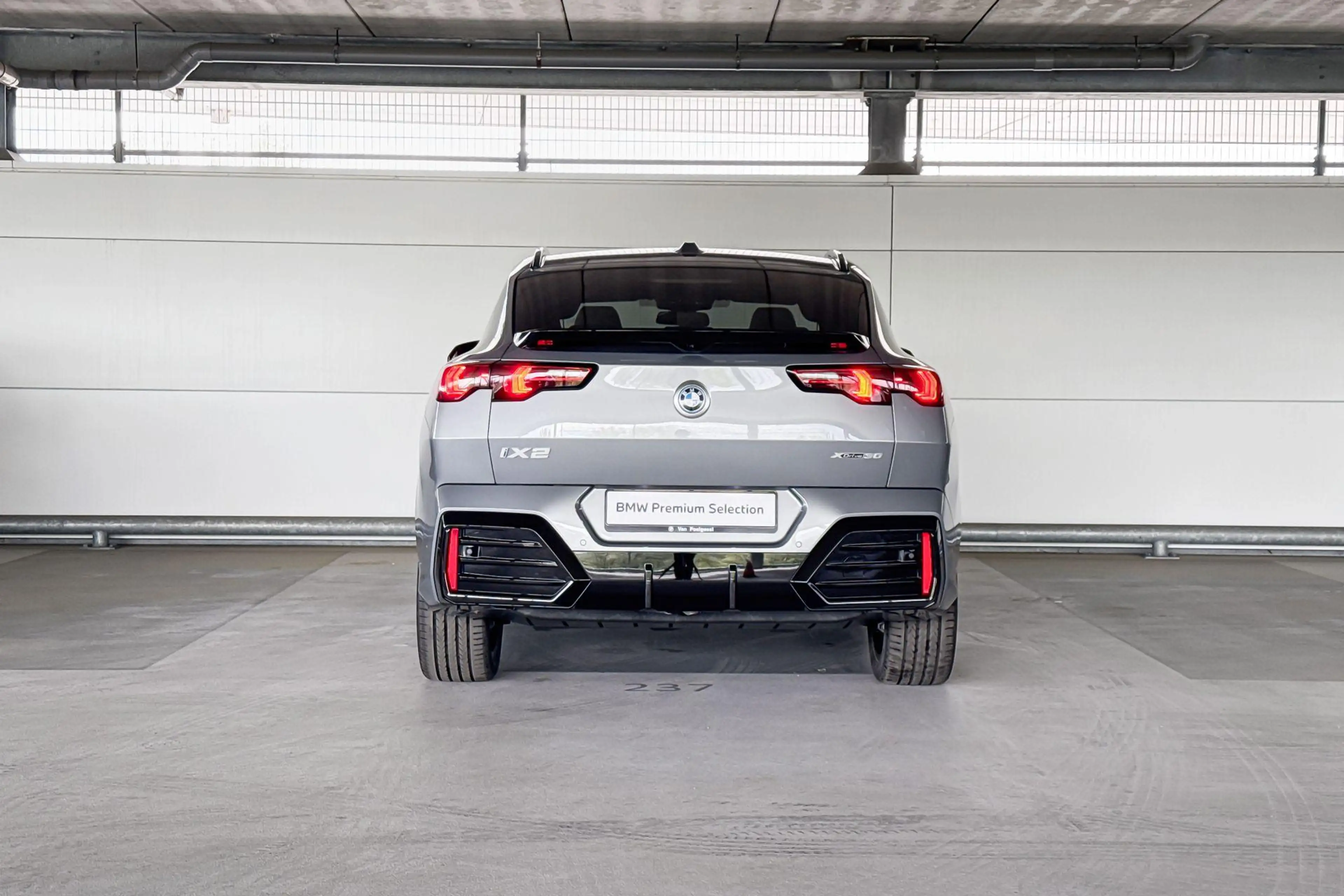 BMW iX2 xDrive30 67 kWh M Sport Edition | M Sportpakket | — photo 8