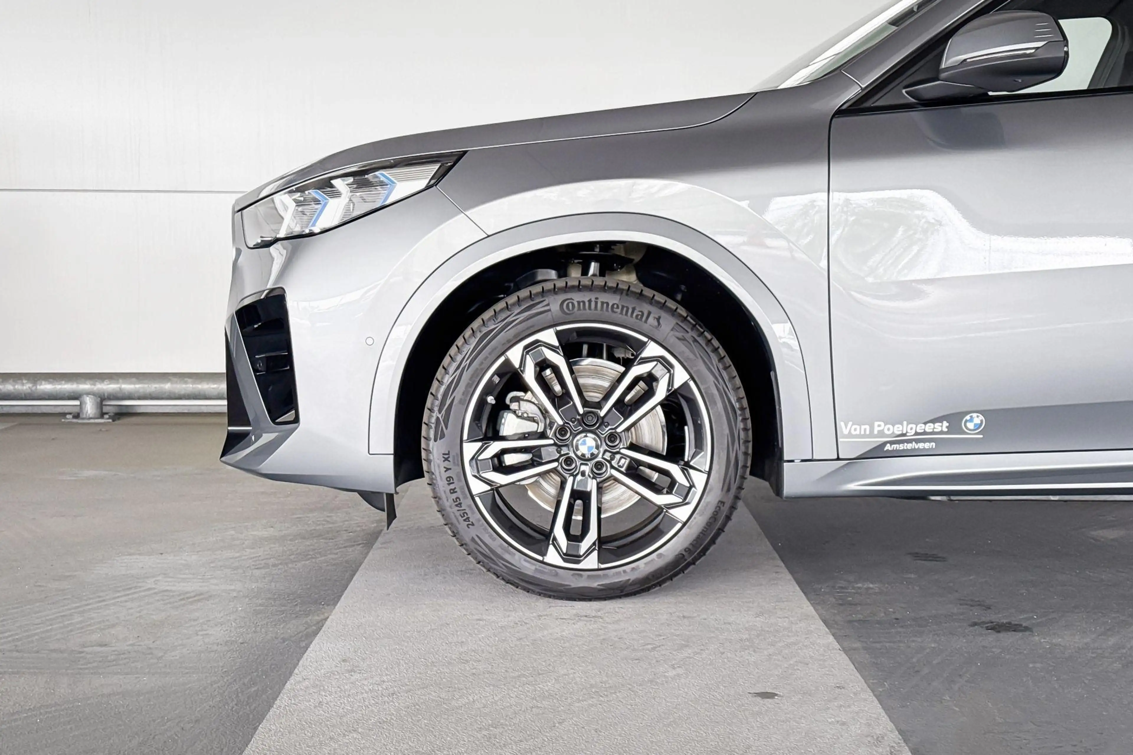 BMW iX2 xDrive30 67 kWh M Sport Edition | M Sportpakket | — photo 4