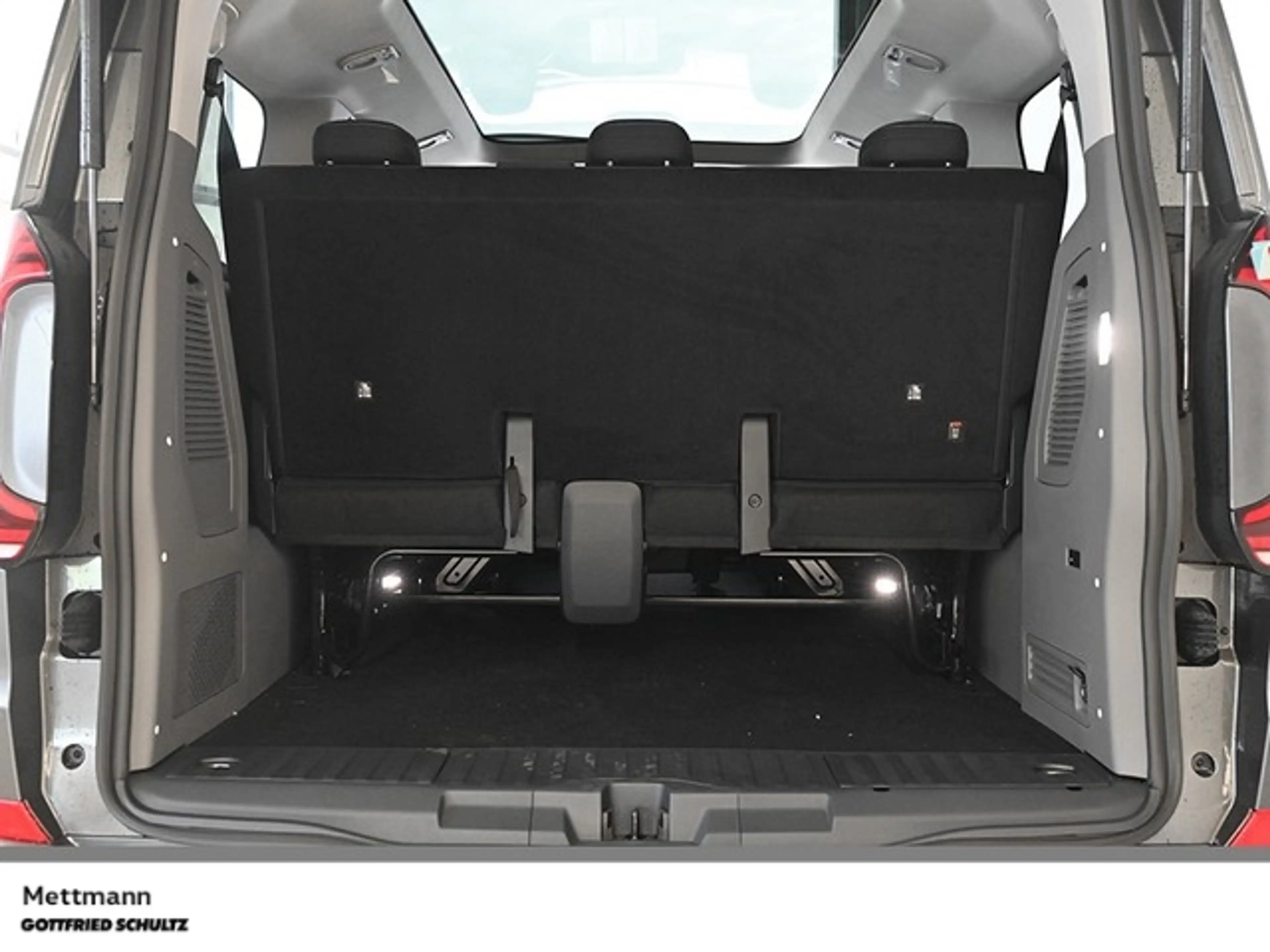 Volkswagen T7 Caravelle Life 2 0 l DSG LED AHK ACC PANO KEYLESS — photo 8