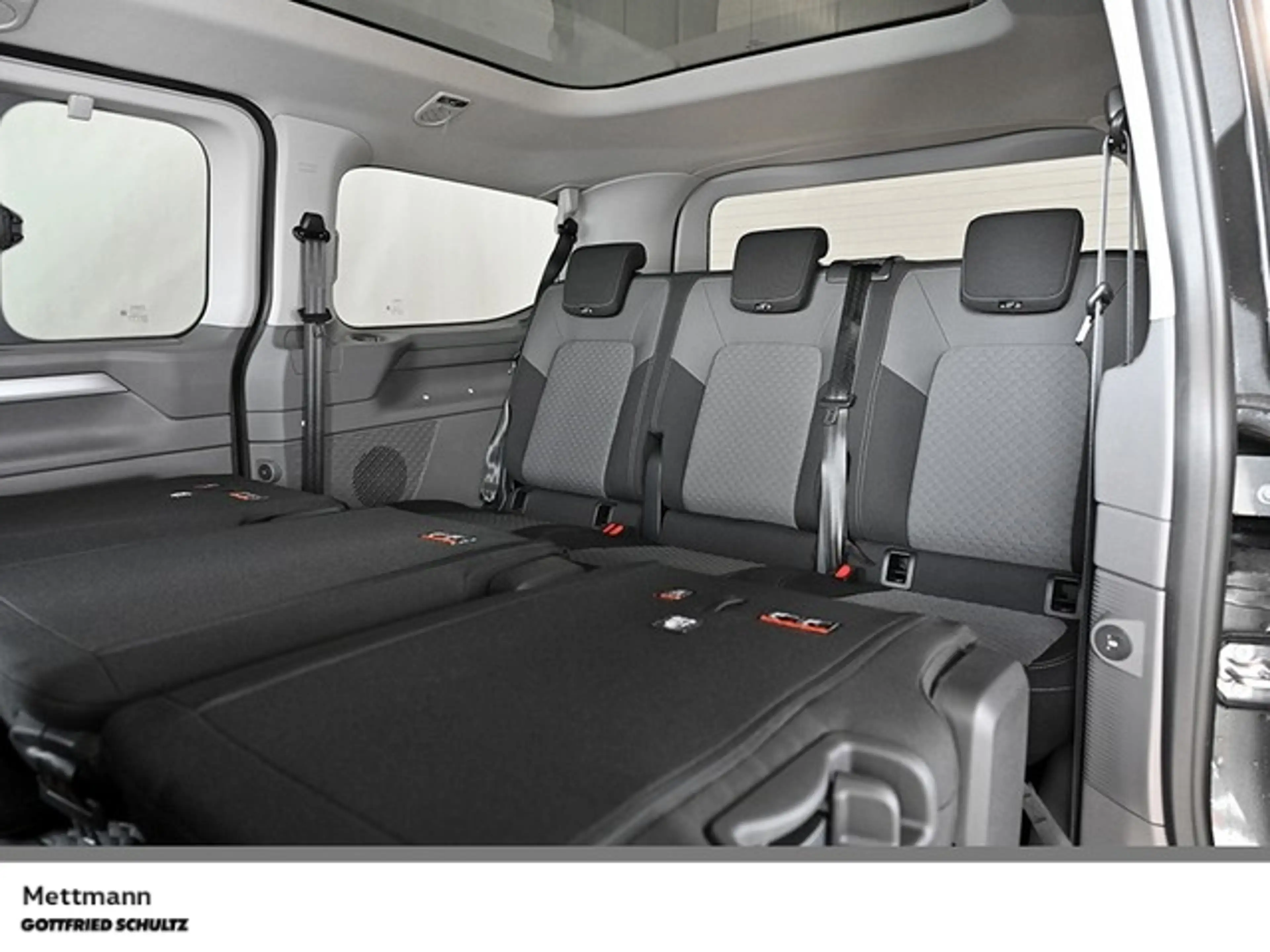 Volkswagen T7 Caravelle Life 2 0 l DSG LED AHK ACC PANO KEYLESS — photo 14