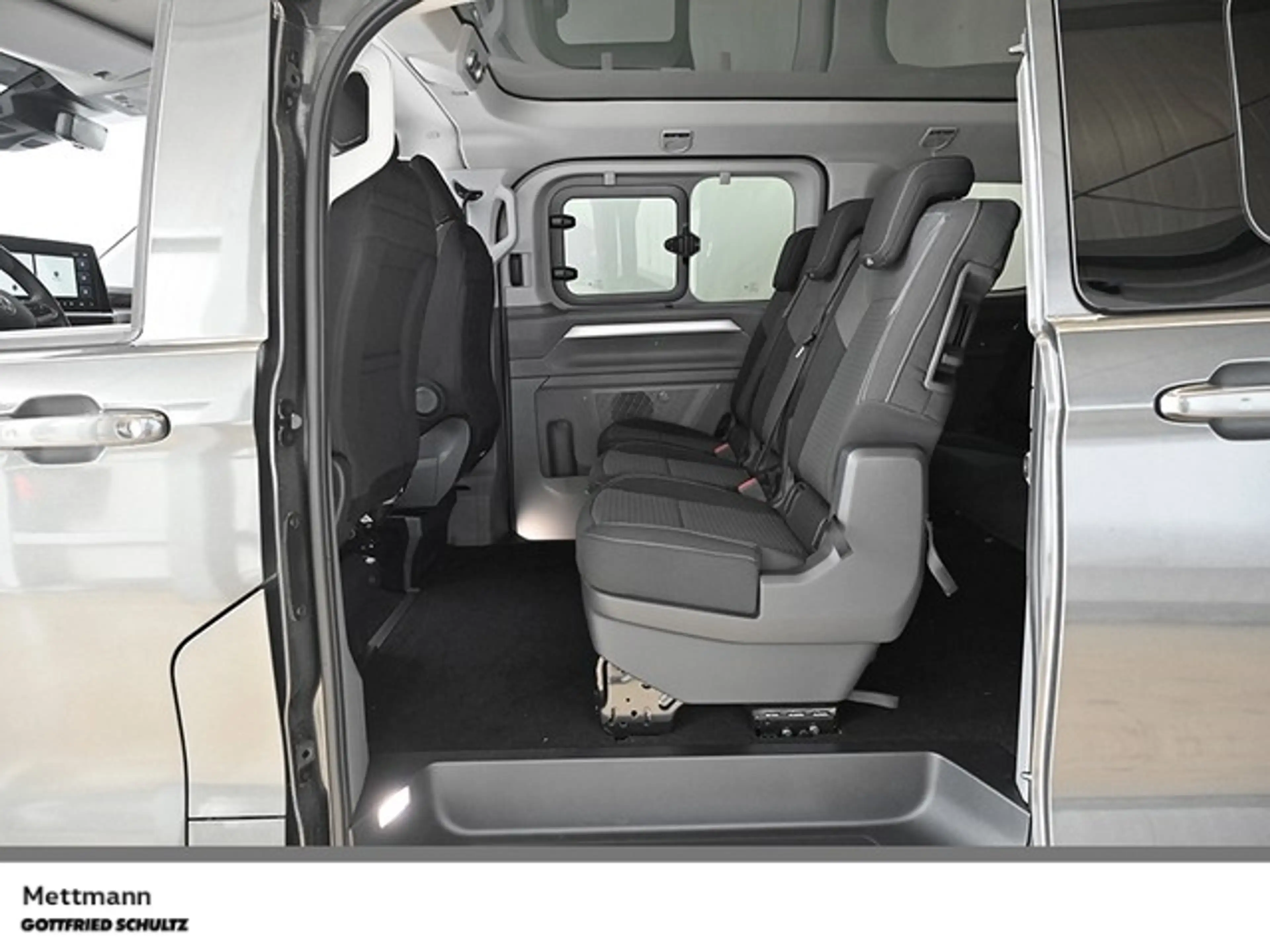 Volkswagen T7 Caravelle Life 2 0 l DSG LED AHK ACC PANO KEYLESS — photo 11