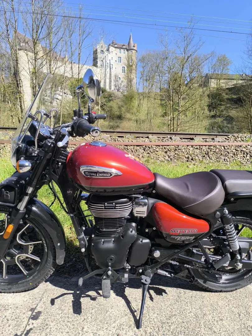 Royal Enfield Meteor 350 Červená - 2