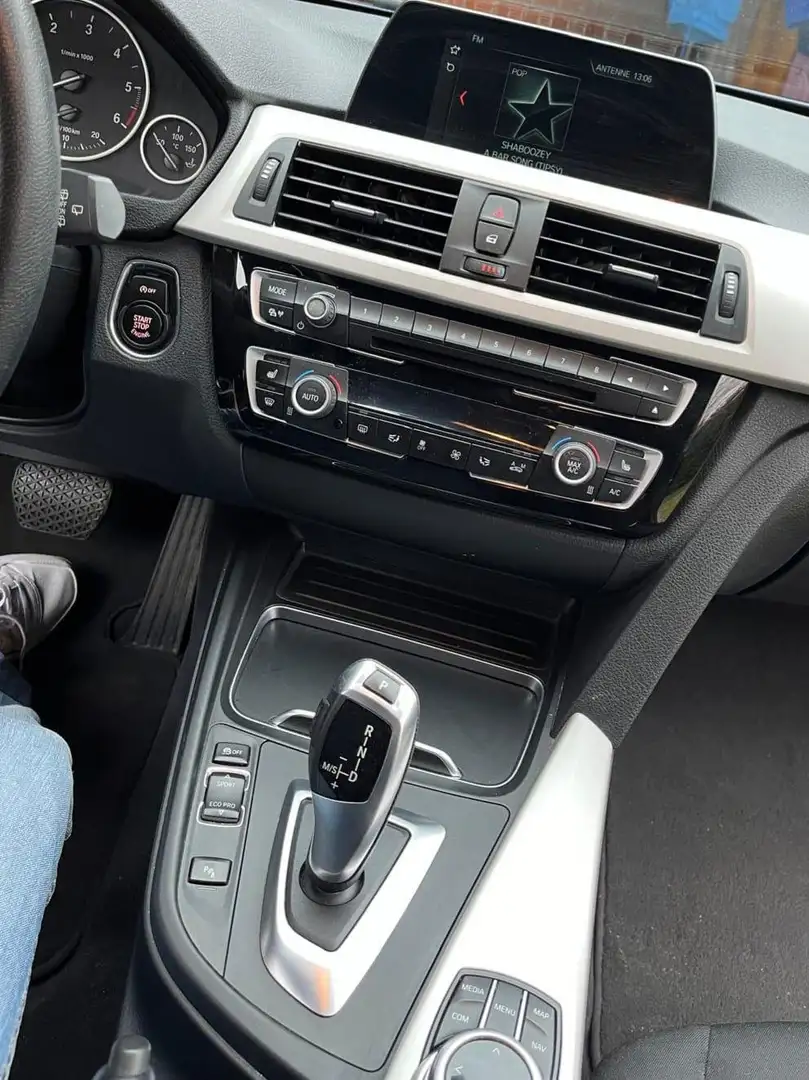 BMW 318 318d Touring Aut. Advantage - 2