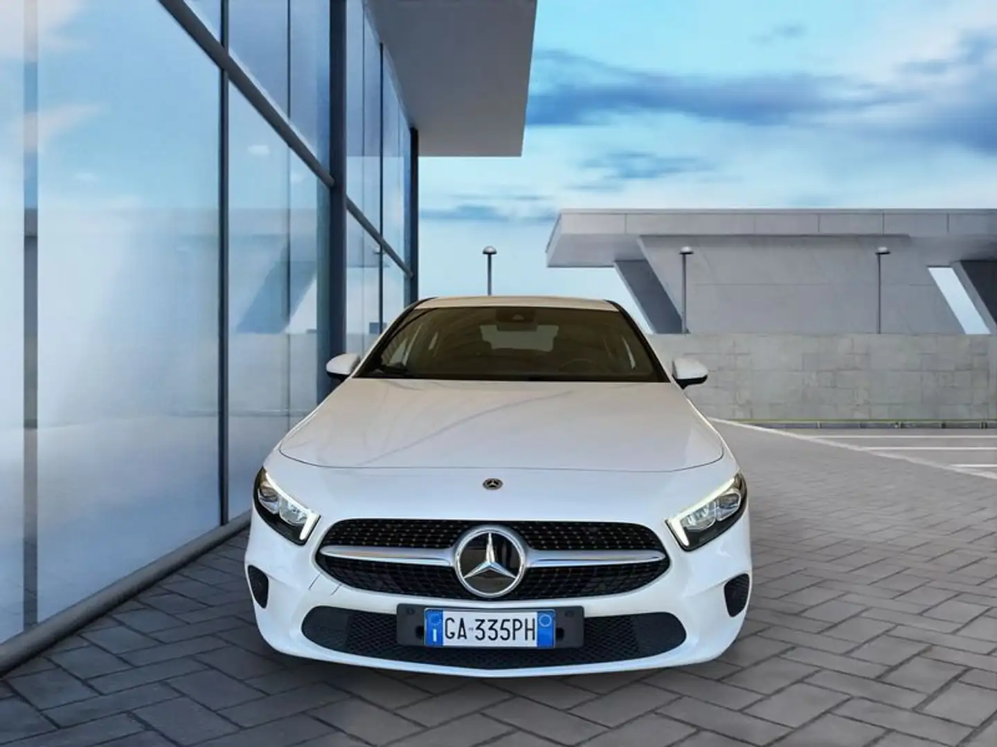 Mercedes-Benz A 180 A 180 d Automatic Sport Tech Pack Wit - 2