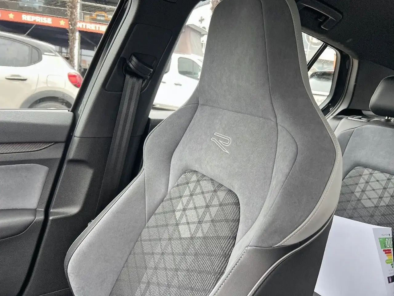 Volkswagen Golf Standard Model — photo 31