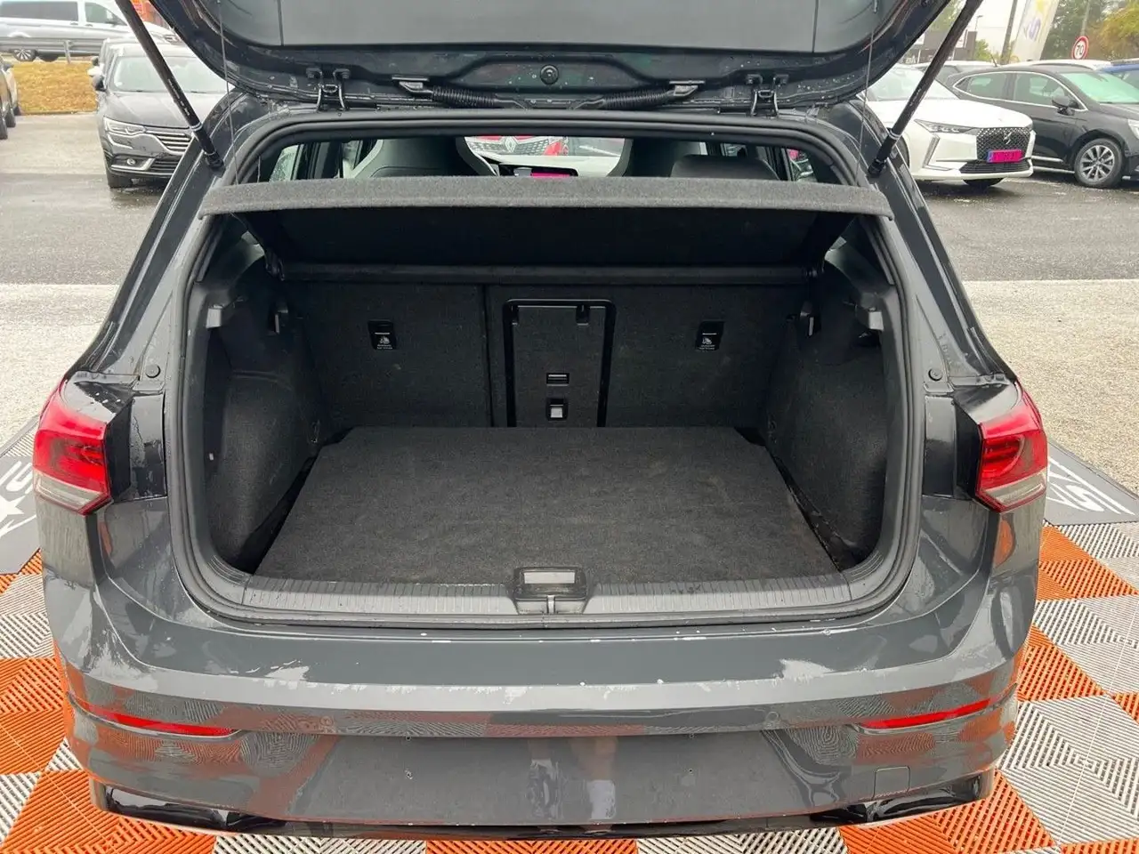 Volkswagen Golf Standard Model — photo 15