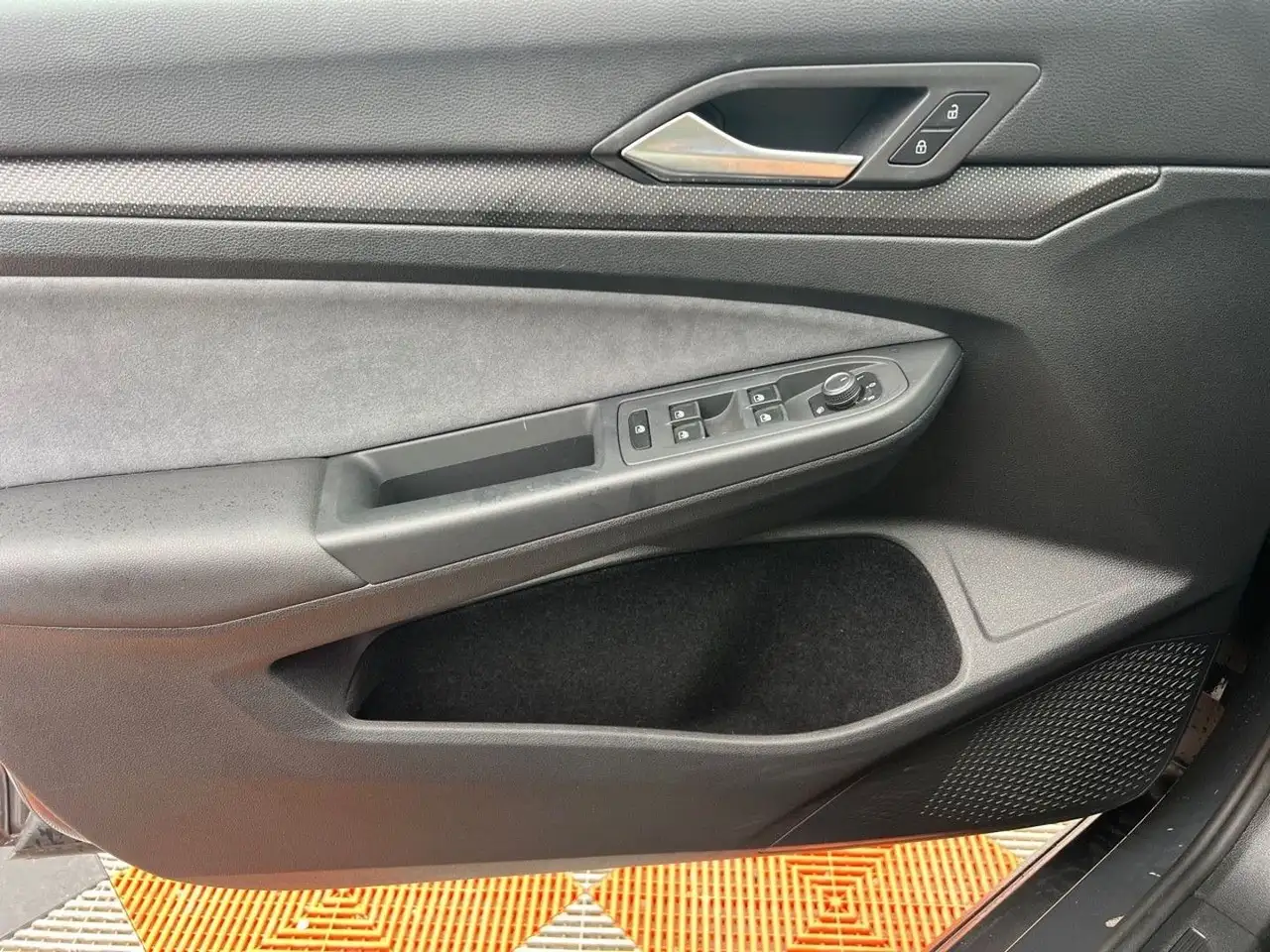 Volkswagen Golf Standard Model — photo 30