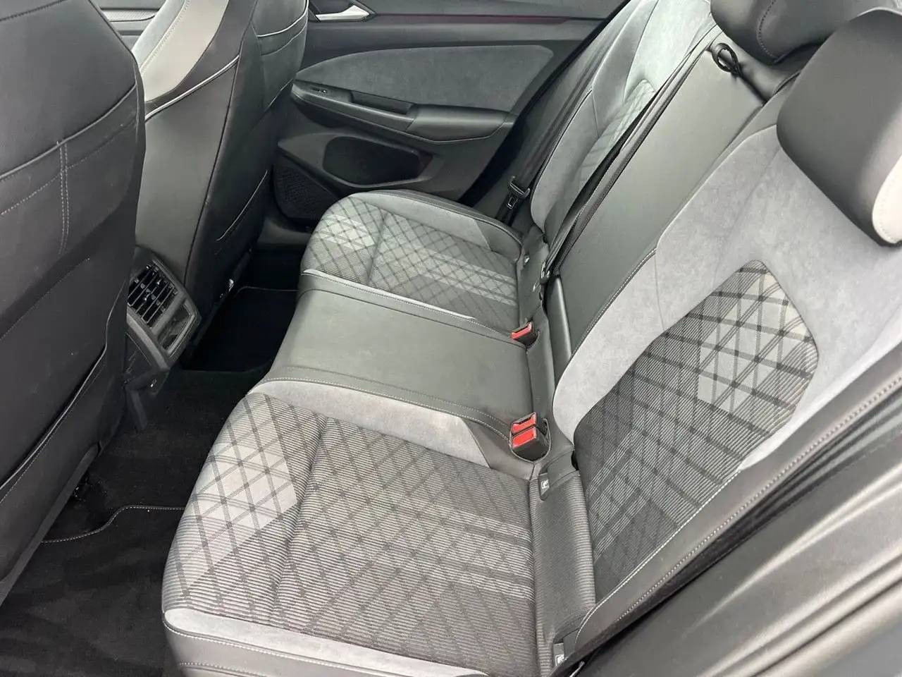 Volkswagen Golf Standard Model — photo 14