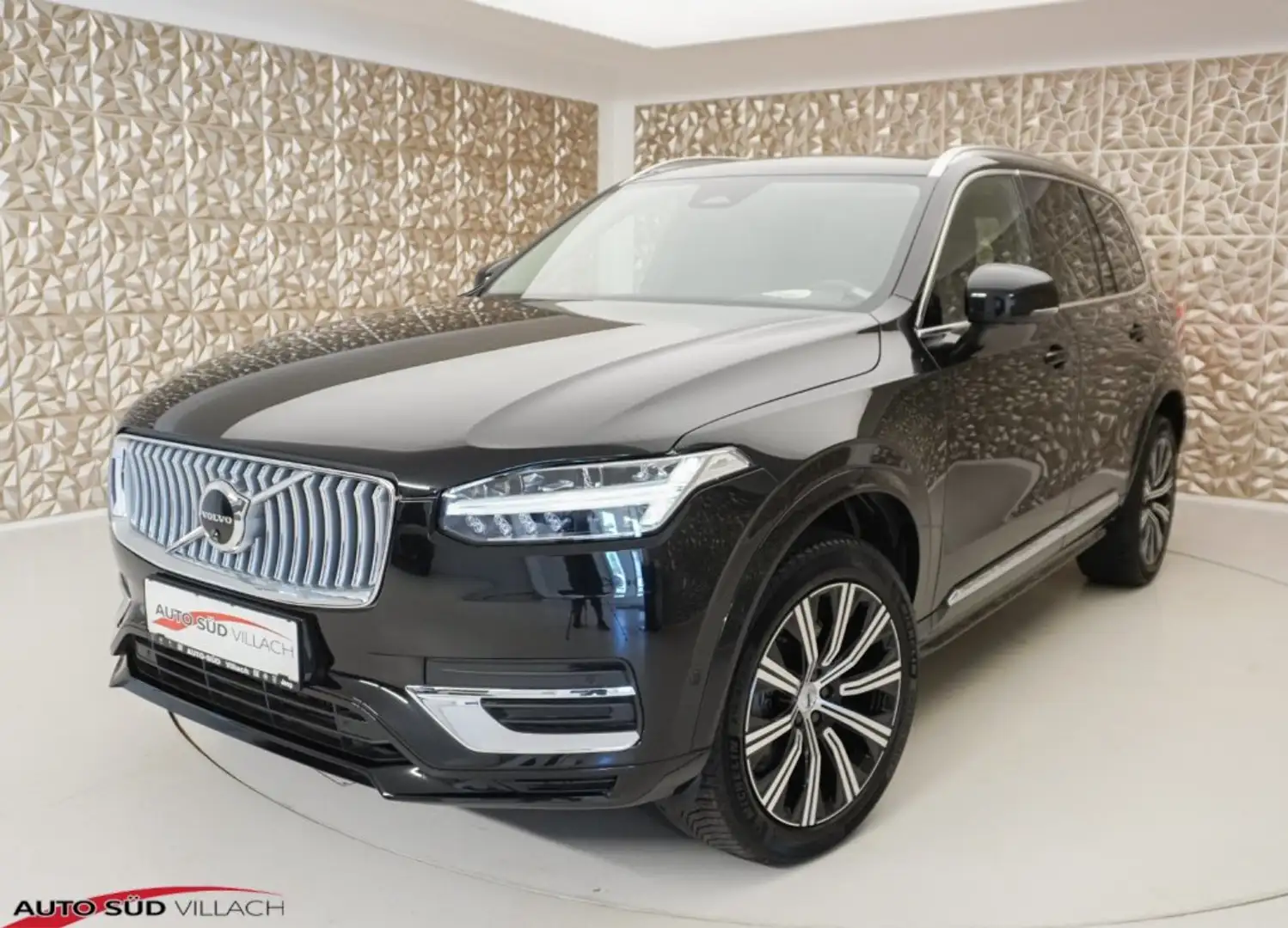Volvo XC90 B5 D AWD Plus Schwarz - 1