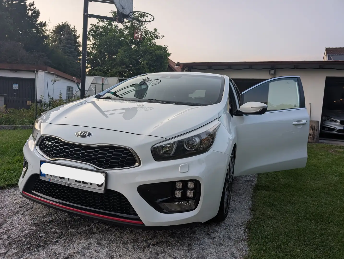 Kia Ceed / cee'd Ceed 1.6 T-GDI GT-Track Weiß - 1