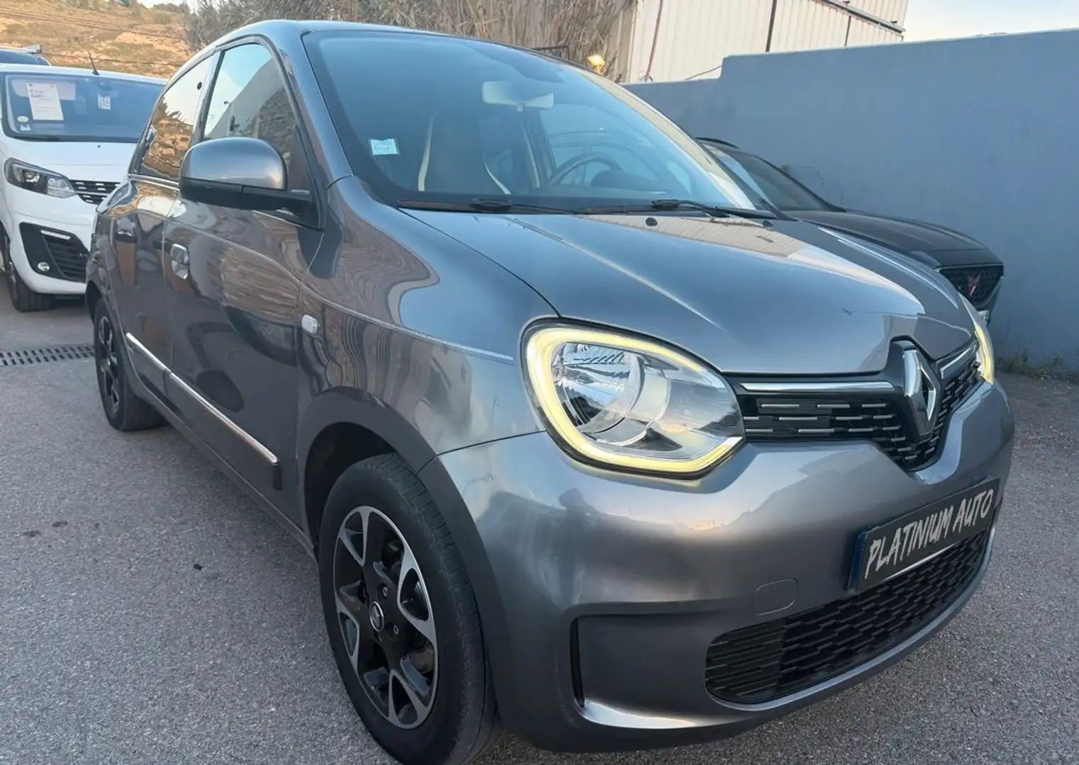 Renault Twingo 3 (2) 0.9 TCE 95 Intens Gris - 1