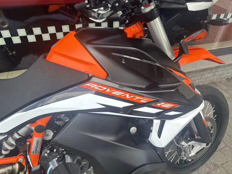 KTM 890 Adventure - foto 8