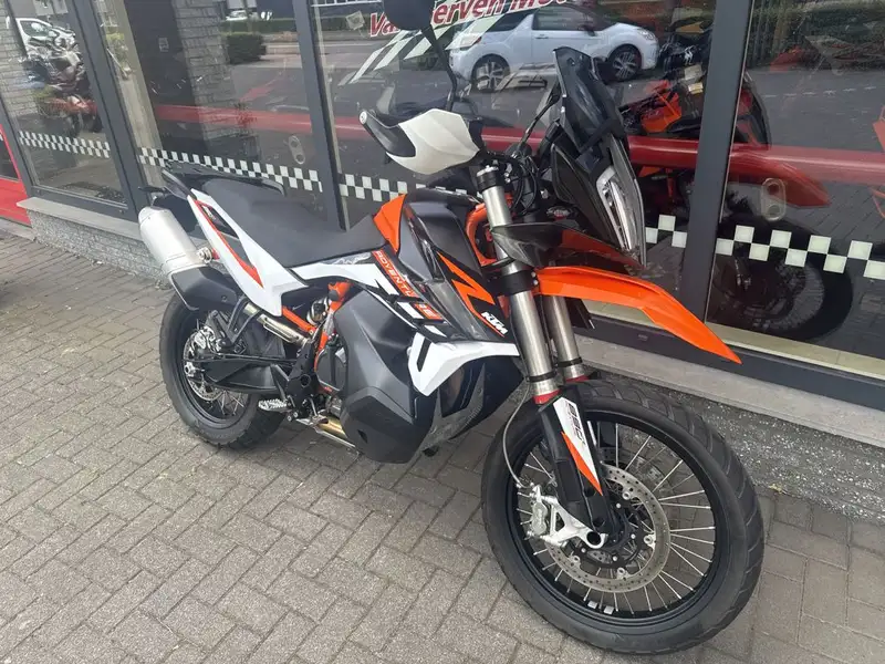 KTM 890 Adventure - foto 2
