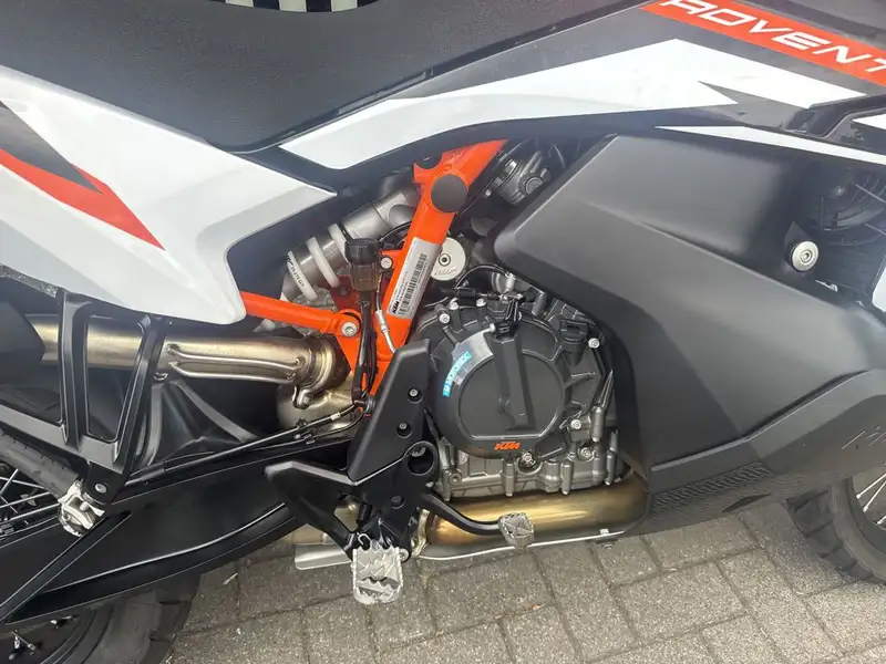 KTM 890 Adventure - foto 6