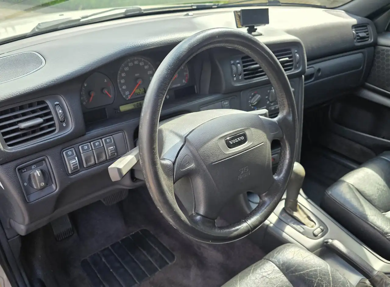 Volvo V70 2.5 AUTOMAAT, netto € 4.950 ex BTW, Leder, bijtelv, foto 4