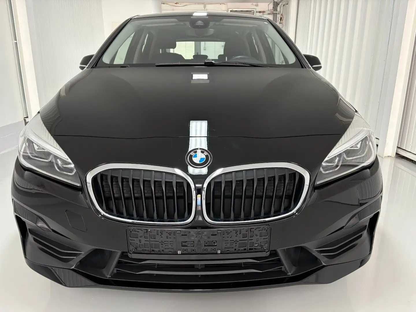 BMW 218 d Active Tourer /LED/Pano Schwarz - 2