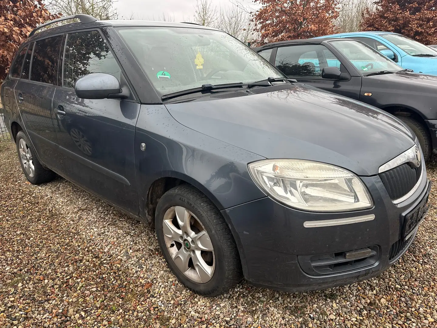 Skoda Fabia Gris - 2