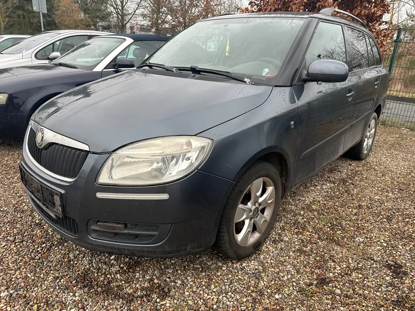 Skoda Fabia Gris - 1