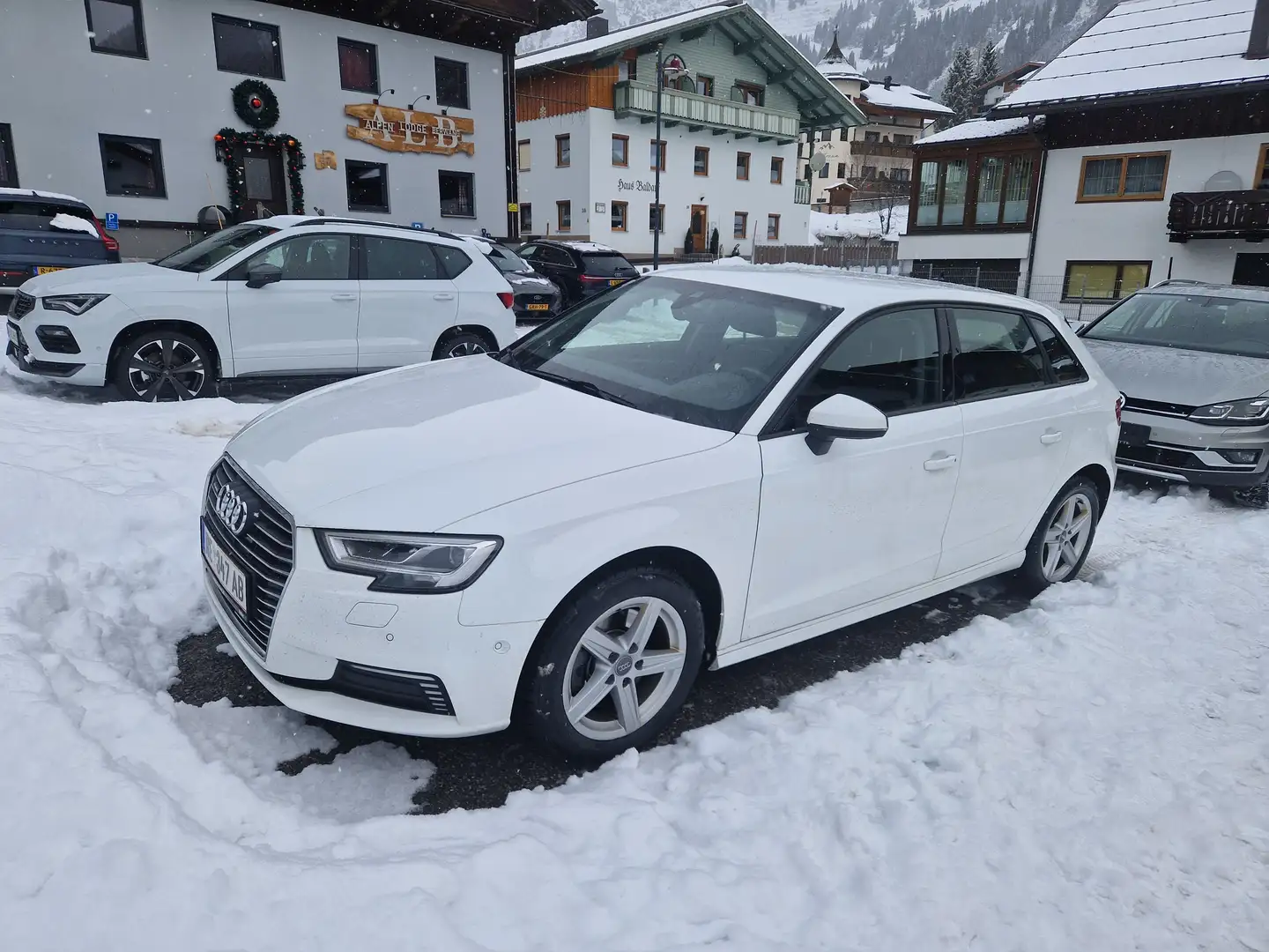 Audi A3 Sportback 40 e-tron Weiß - 2