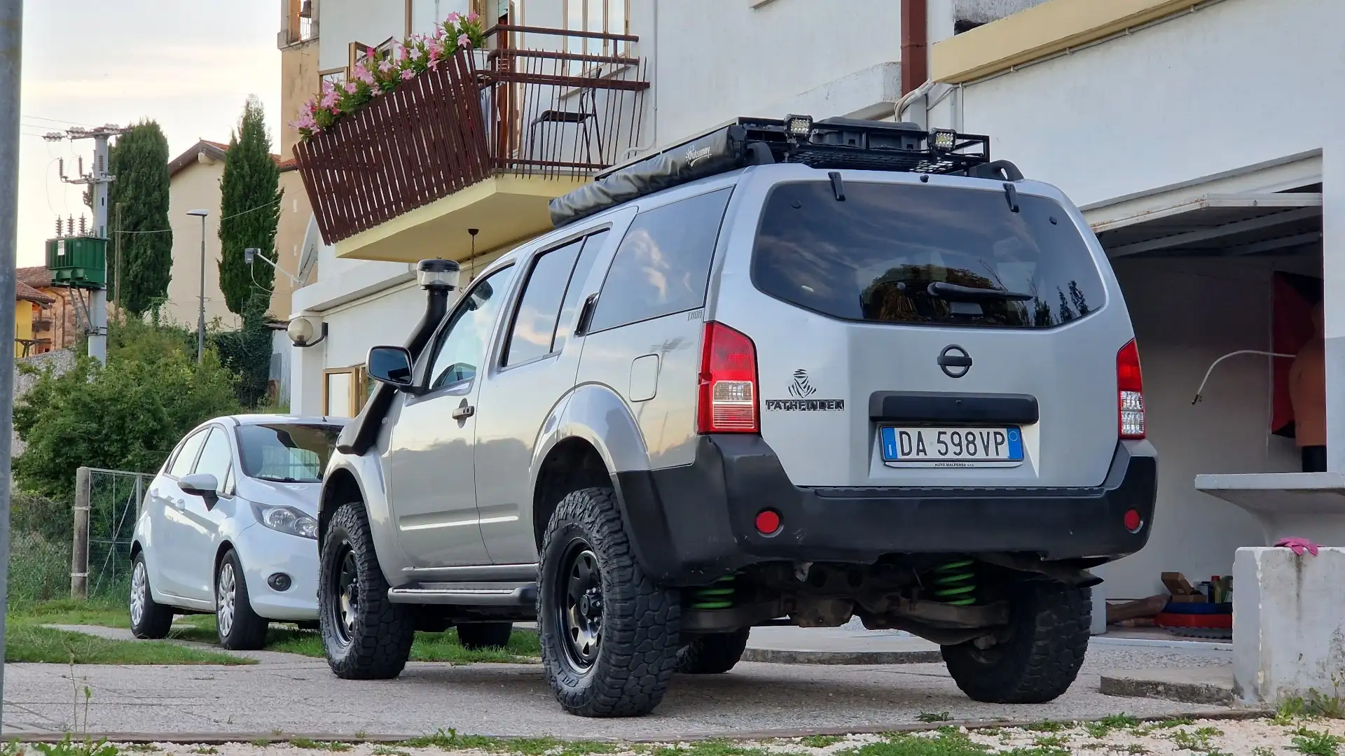 Nissan Pathfinder 2.5 dci SE - 2