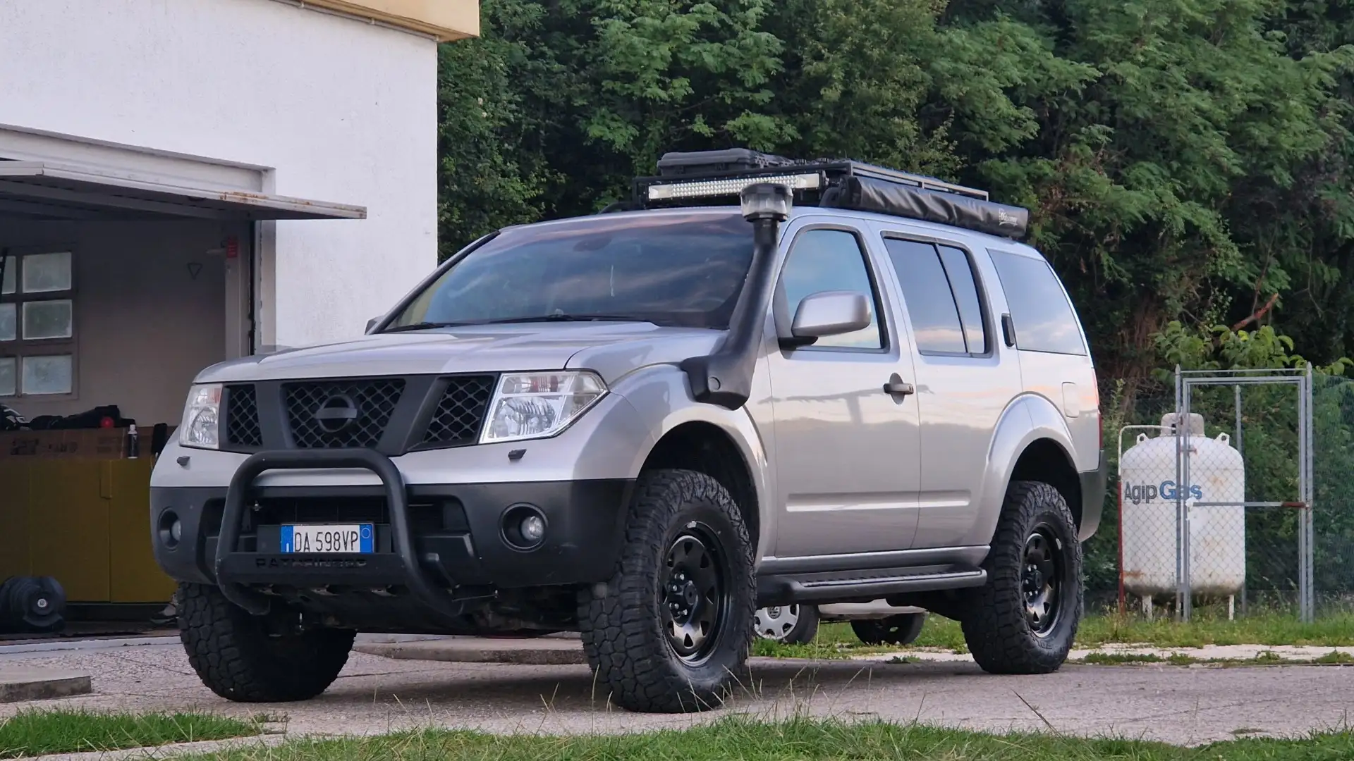 Nissan Pathfinder 2.5 dci SE - 1