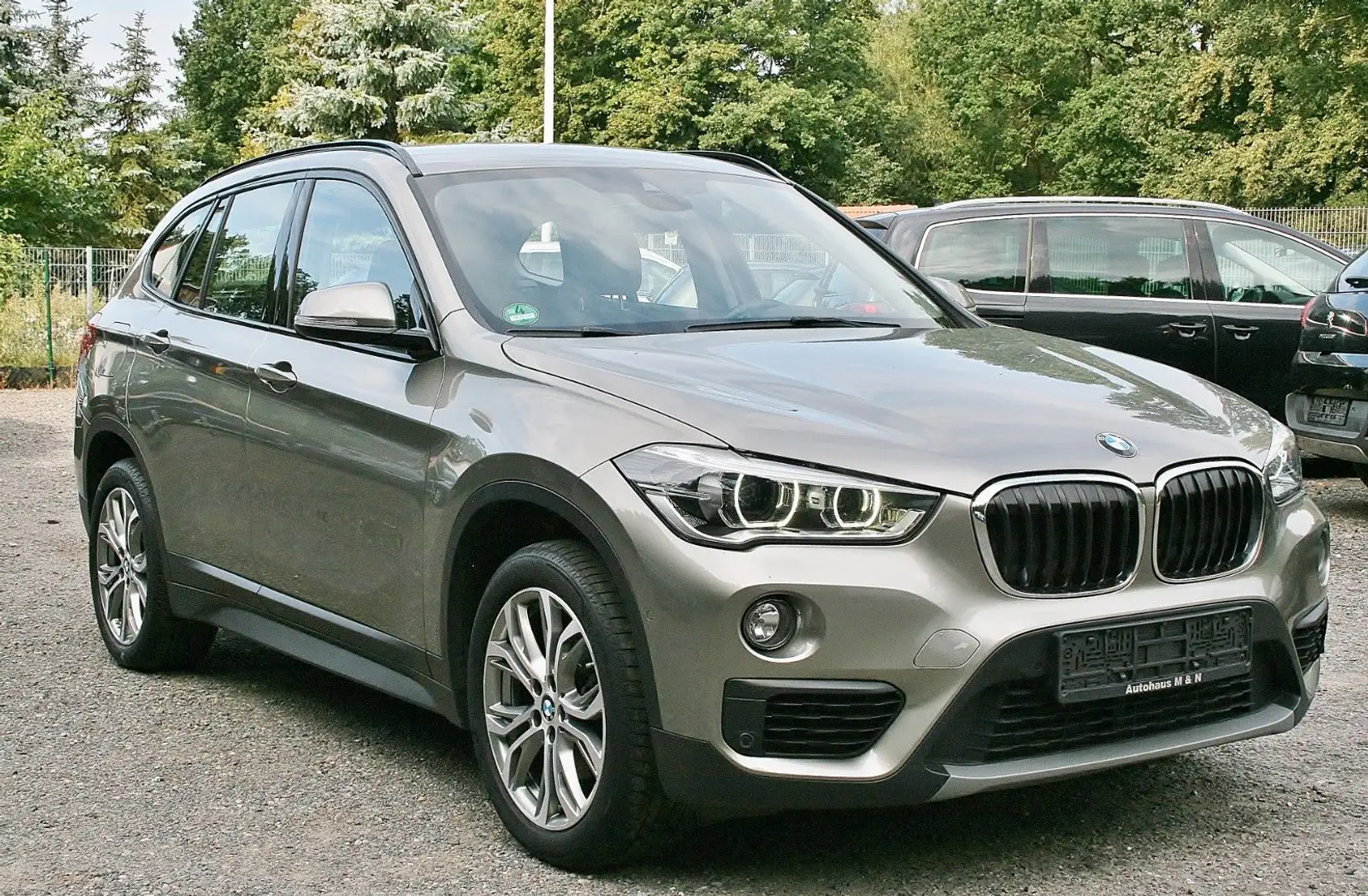 BMW X1 sDrive 18 i Advantage+LED+Navi+PDC+Sitzheiz Silber - 2